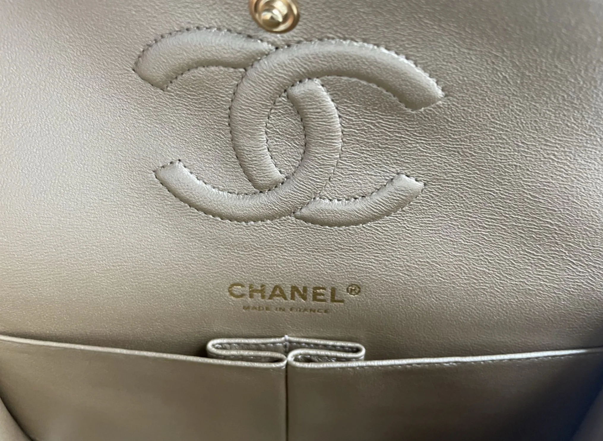 used-Chanel rare Raffia Medium Classic-MILOURA