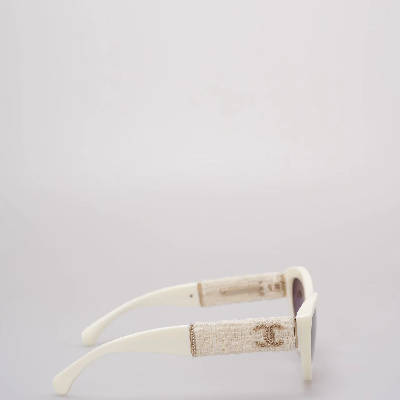 used-Chanel Acetate Tweed Wool CC Chain Sunglasses 5513-A White-MILOURA