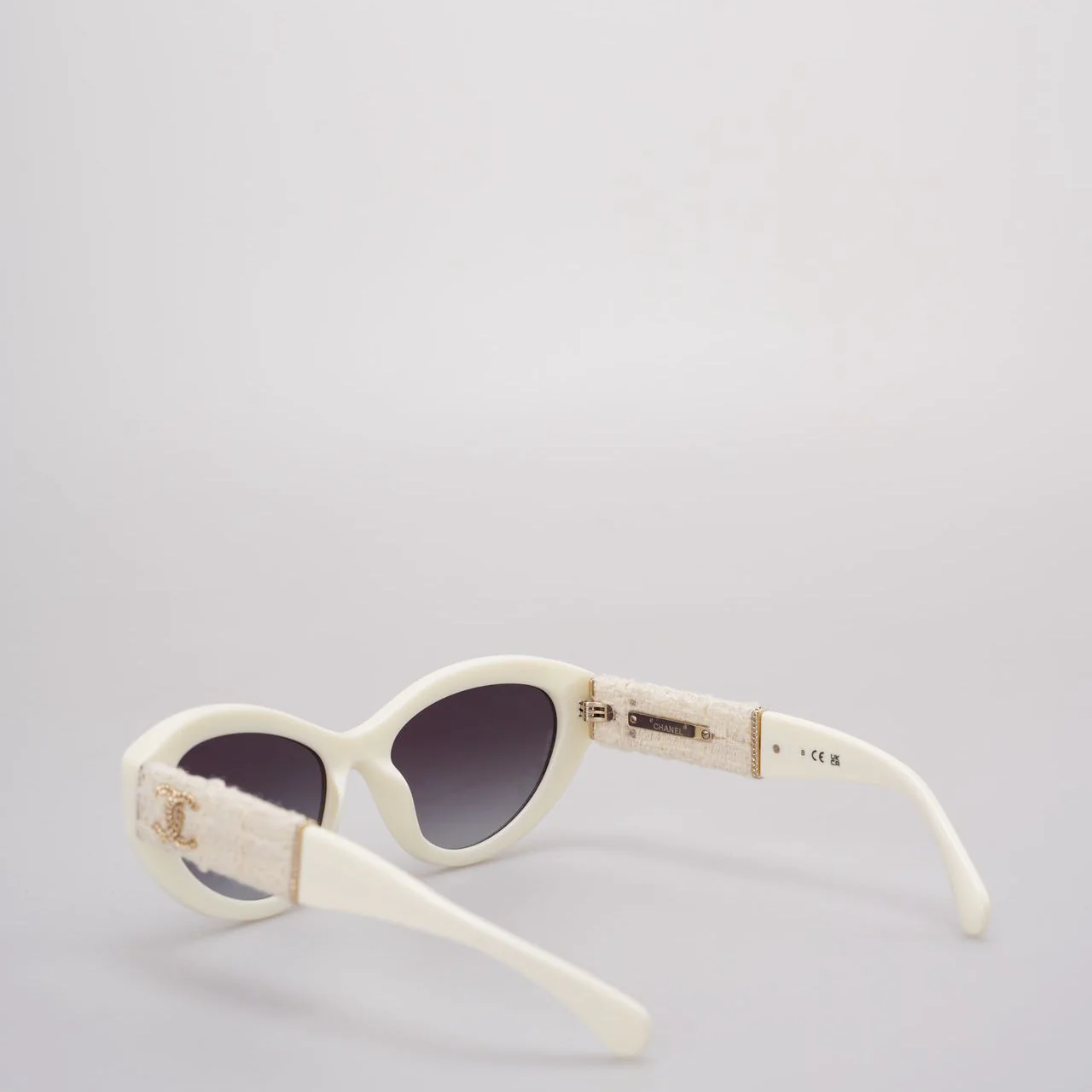used-Chanel Acetate Tweed Wool CC Chain Sunglasses 5513-A White-MILOURA