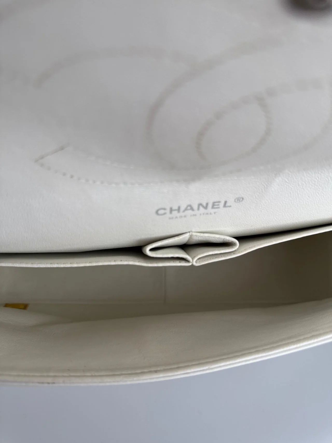 used-Chanel White Jumbo classic Double Flap Bag In Caviar Leather with silver Hardware-MILOURA