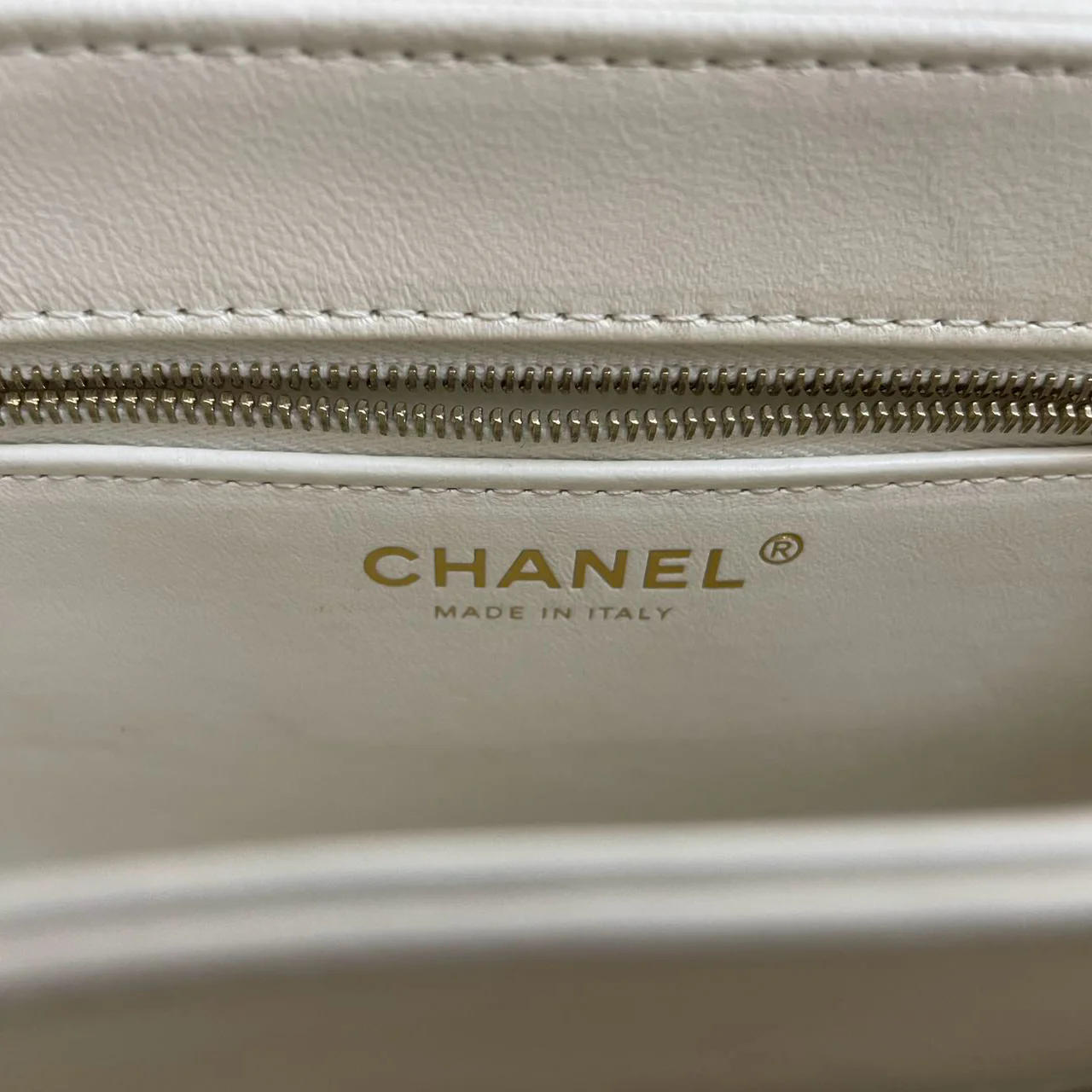 used-Chanel small trendy CC Lambskin Quilted Flap Dual Handle Bag in White-MILOURA