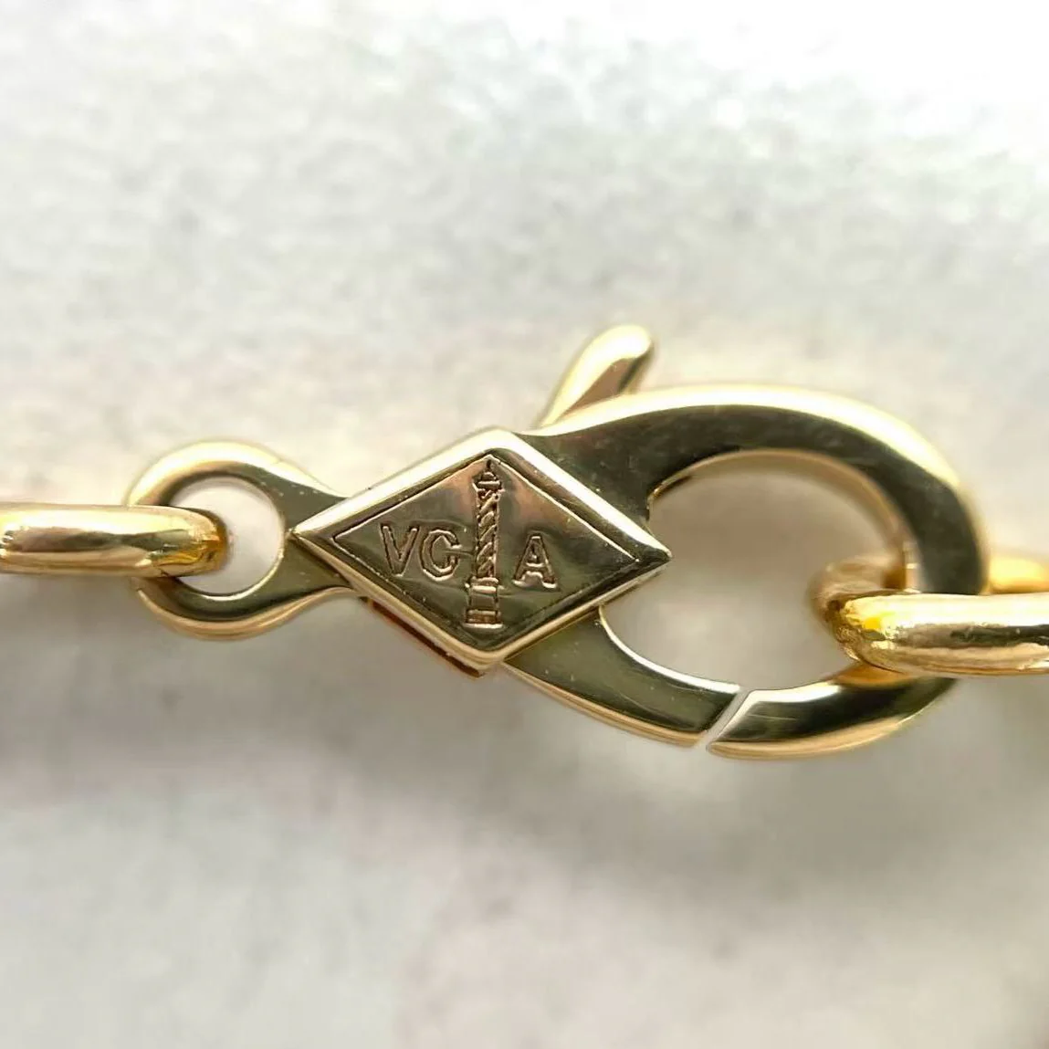 used-Van Cleef & Arpels 18k Yellow Gold Malachite 5 Motifs Vintage Alhambra Bracelet 2021-MILOURA