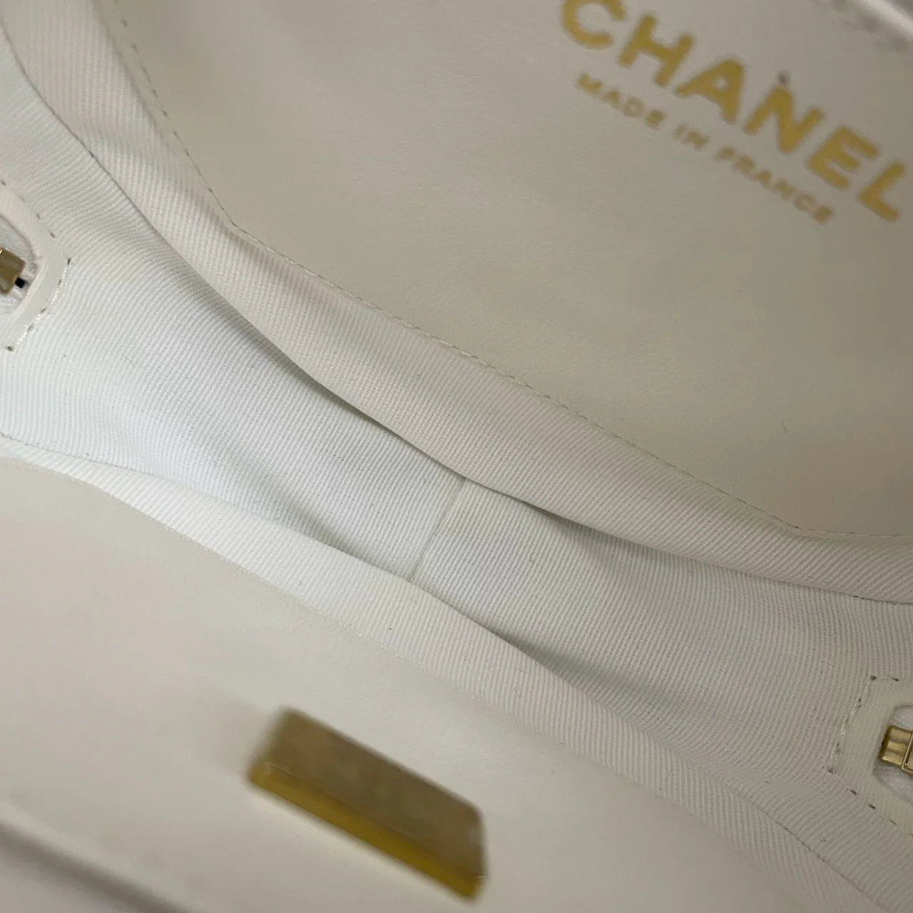 used-Chanel Heart Bag CC in Love Heart Clutch with Chain in White Lambskin with champagne Gold Hardware-MILOURA