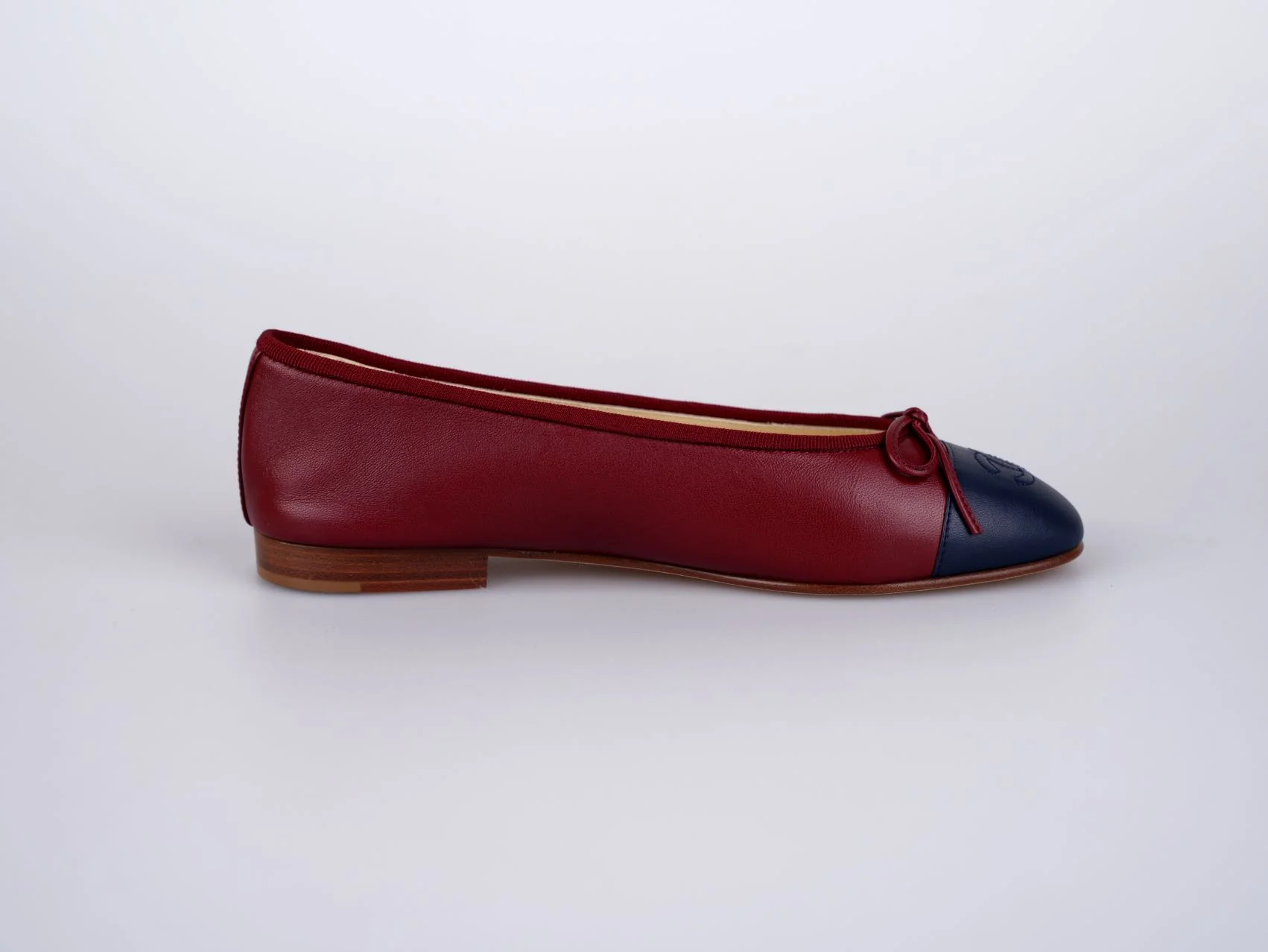 used-Chanel Burgundy Leather CC Bow Cap Toe Ballet Flats Size 38.5-MILOURA