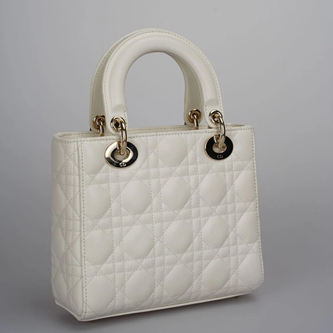 used-Christian Dior Small Lady Dior Bag in White Cannage Lambskin Leather with Gold Hardware-MILOURA