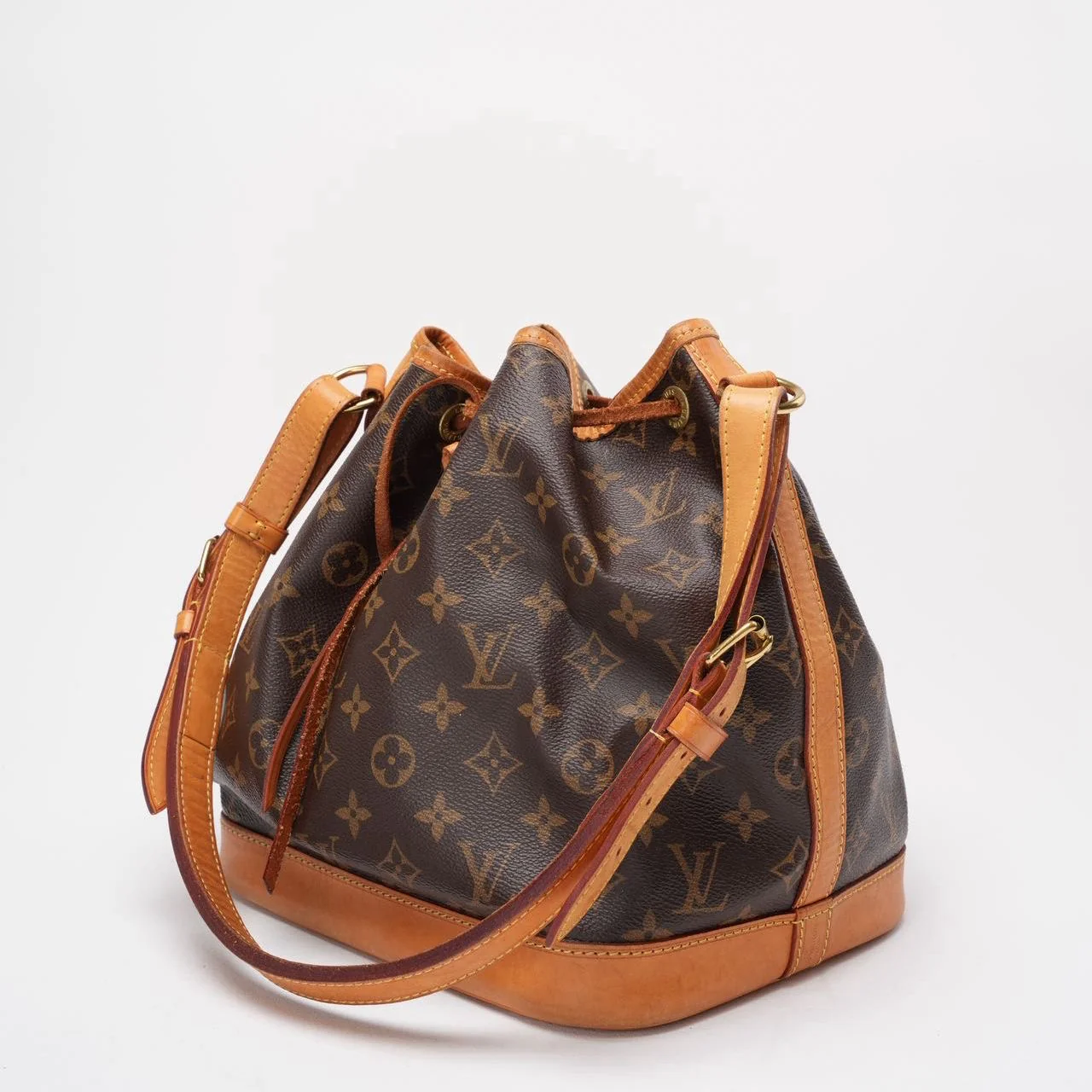 Louis Vuitton Petit Noe Bucket Bag