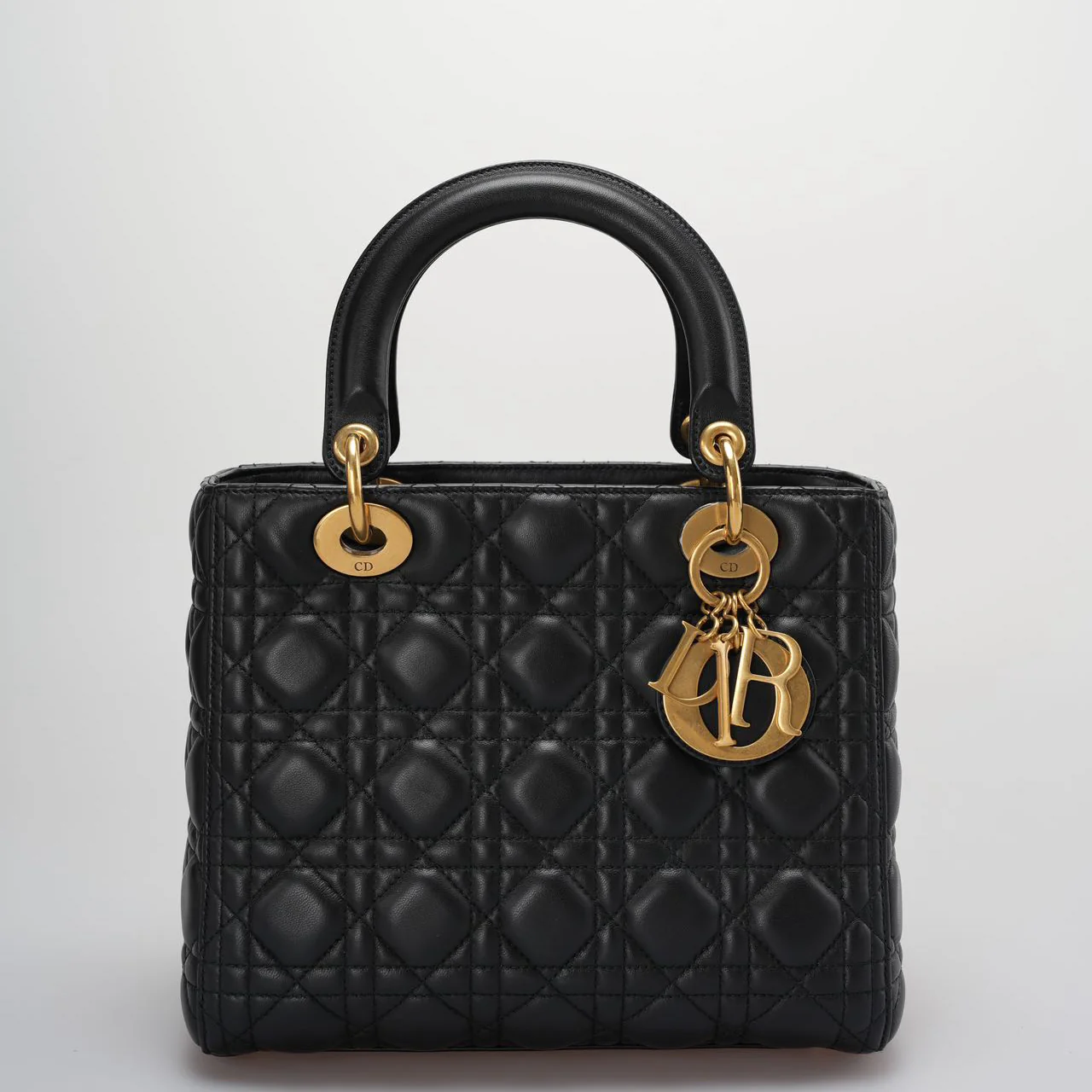 Second hand dior lady dior black medium bag