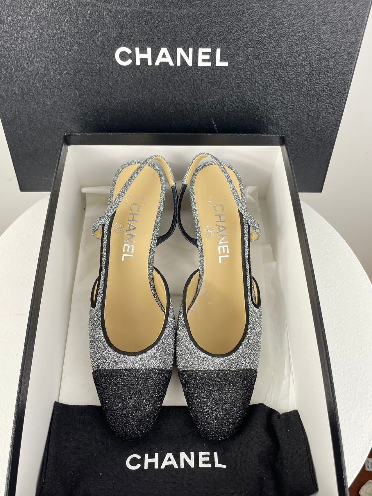 used-Chanel glitter slingback pumps with CC logo 37 limited edition-MILOURA