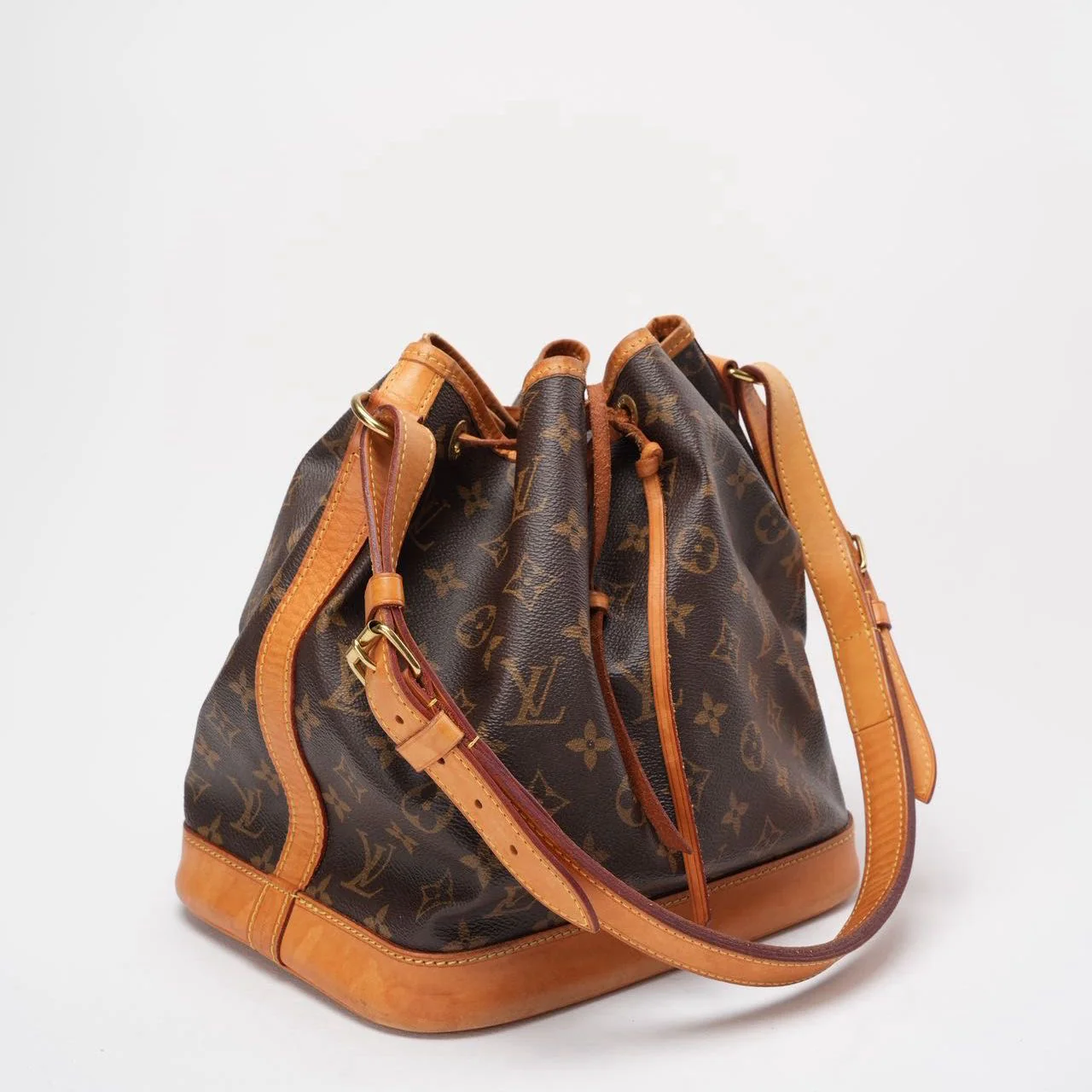 Louis Vuitton Petit Noe Bucket Bag