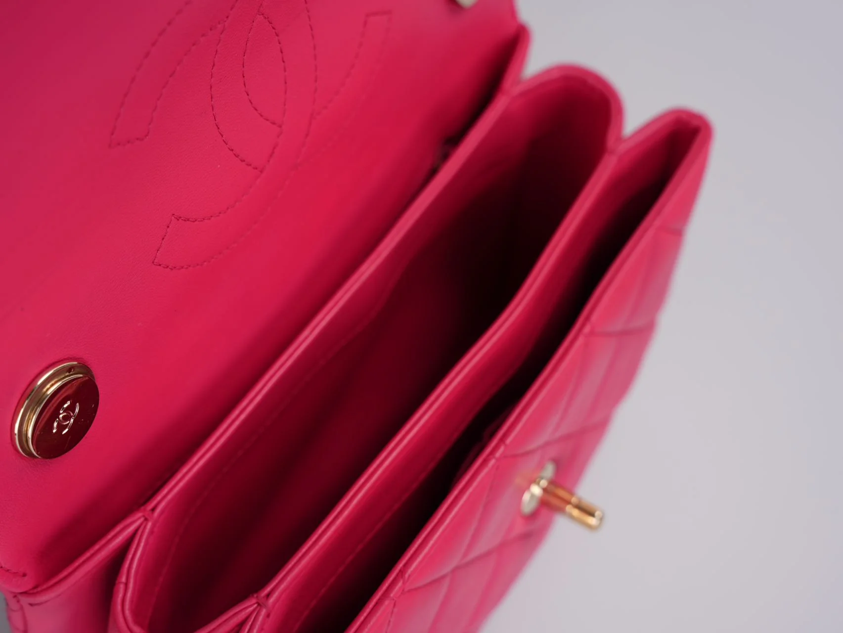 used-Chanel Trendy cc bag in hot pink with gold hardware in small size-MILOURA