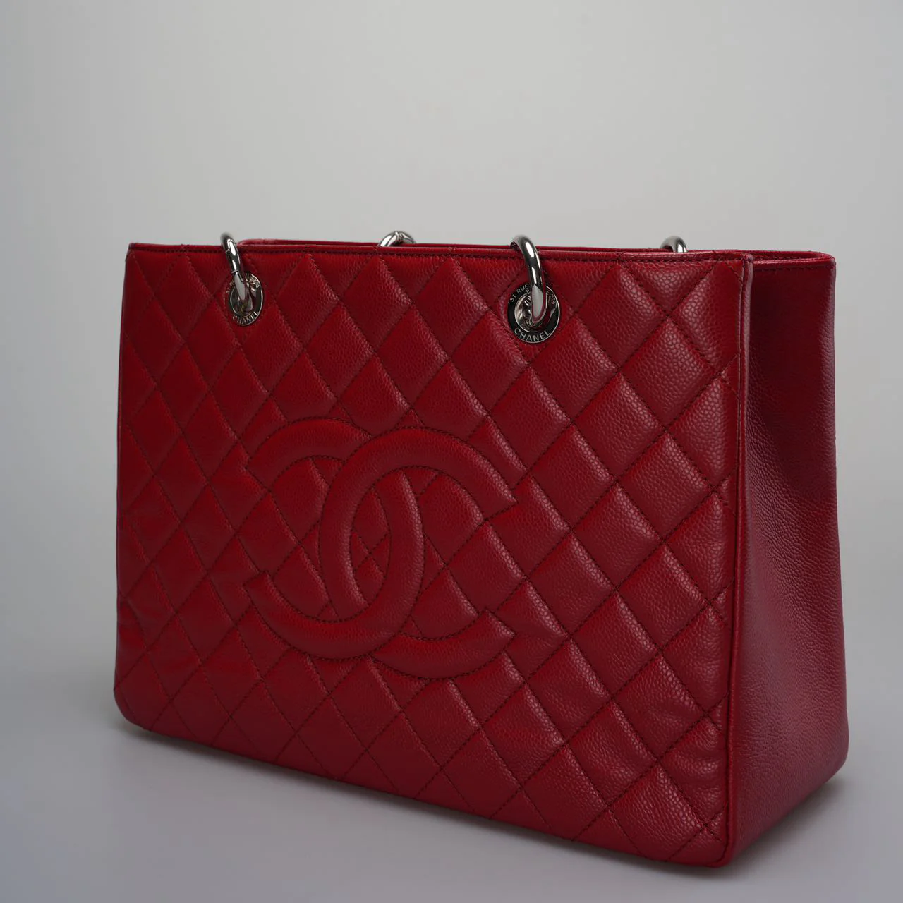 used-Chanel Grand Shopping Tote Red GST Bag in Caviar Leather with Silver Hardware Medium-MILOURA