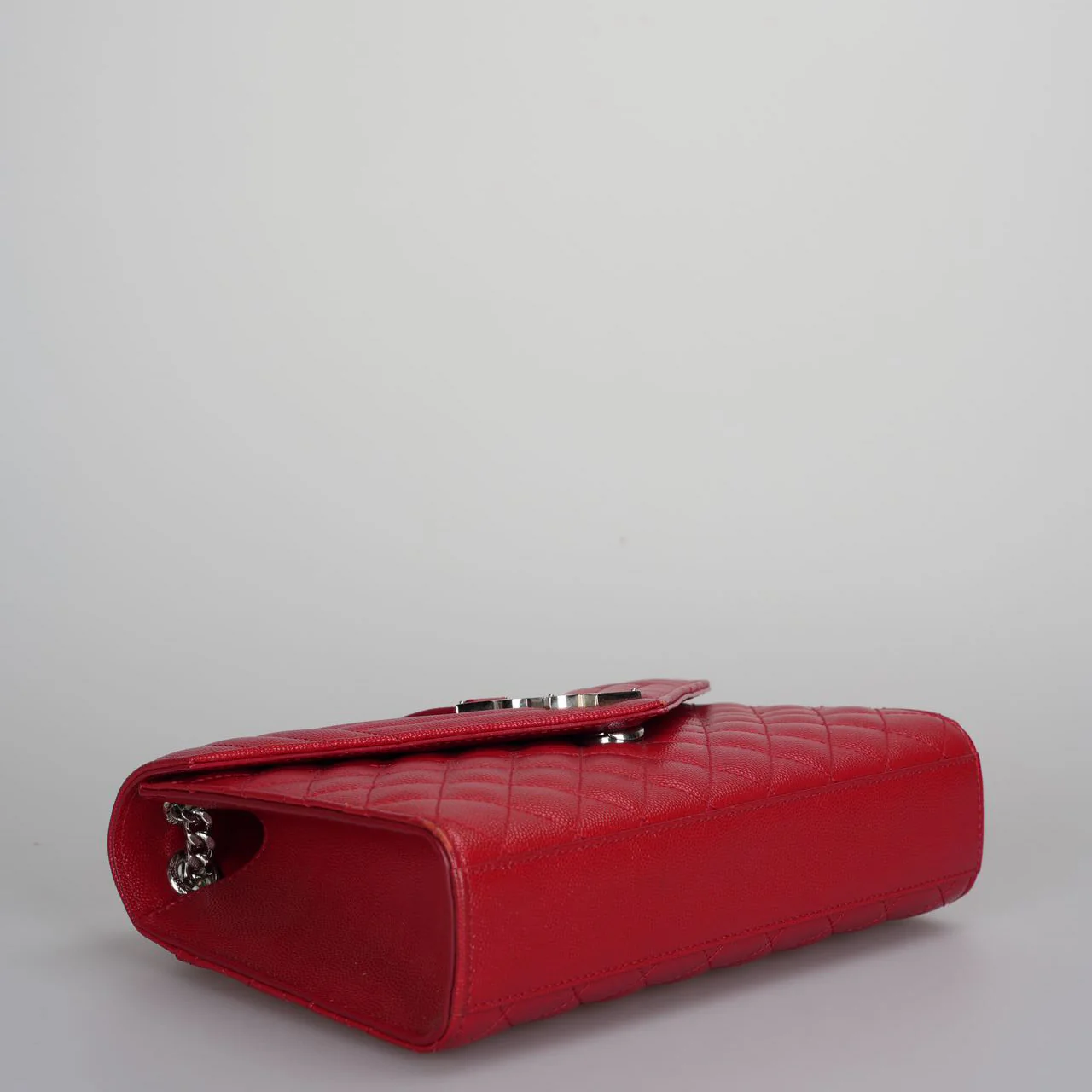 used-Saint Laurent Red Grain De Poudre Medium Envelope Shoulder Bag-MILOURA