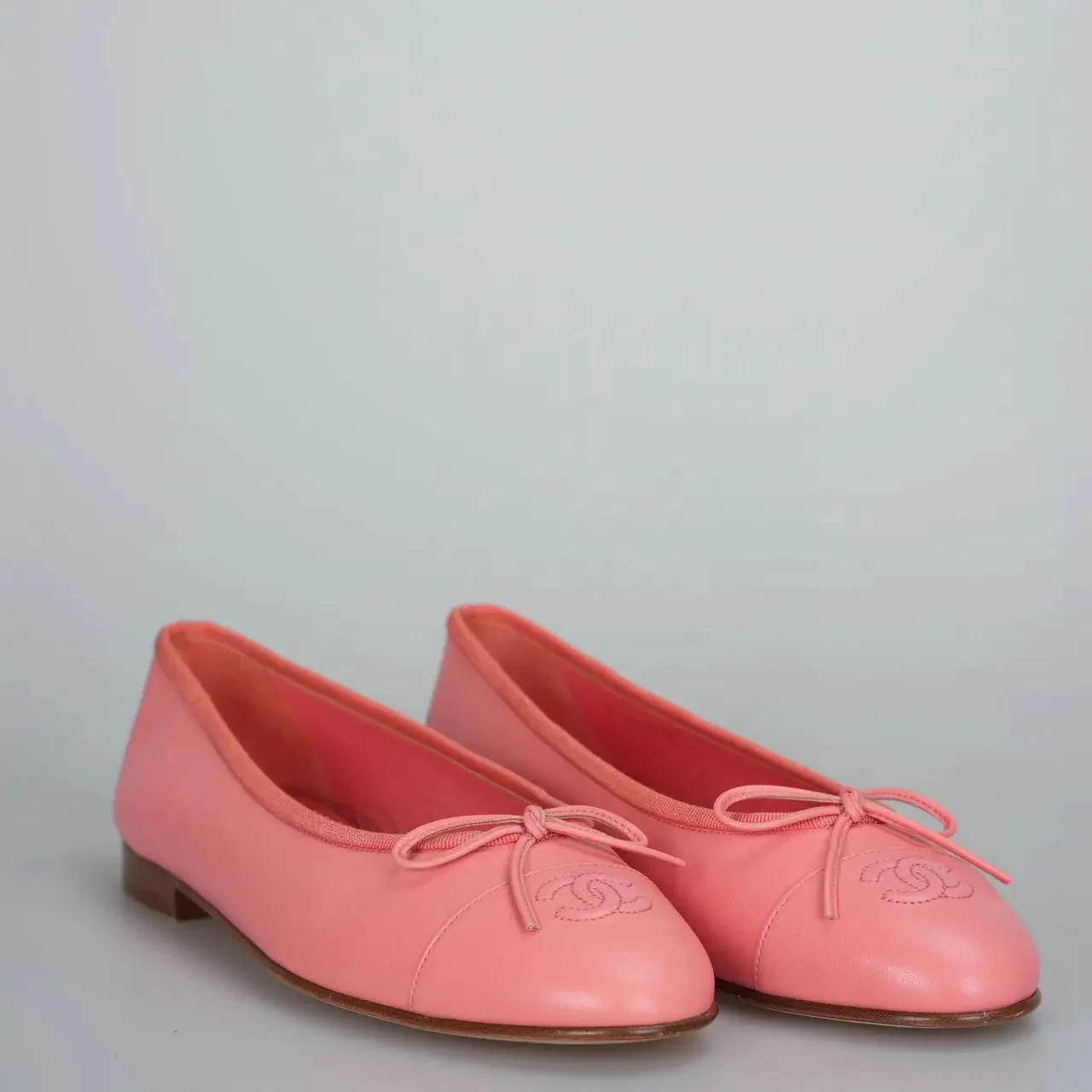 used-Chanel Ballerina Flats Pink Lambskin Cap Toe CC Size 40-MILOURA