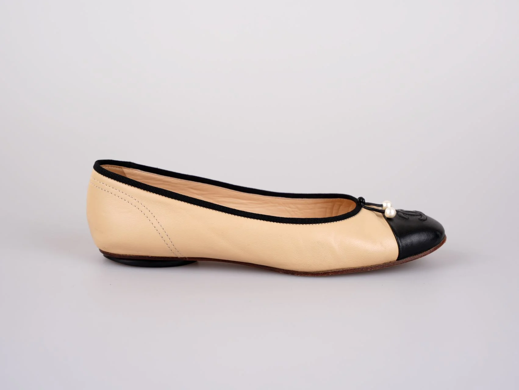 used-Chanel CC Lambskin Cap Toe Ballerinas with Pearls Beige/Black 38C-MILOURA