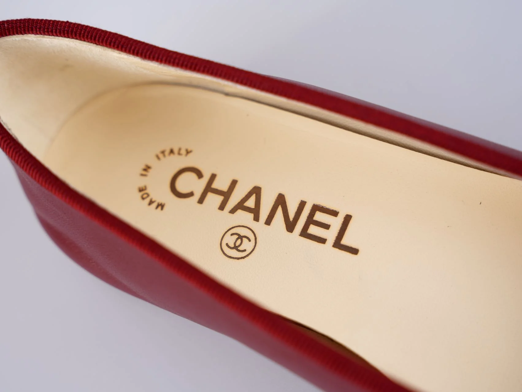used-Chanel Burgundy Leather CC Bow Cap Toe Ballet Flats Size 38.5-MILOURA