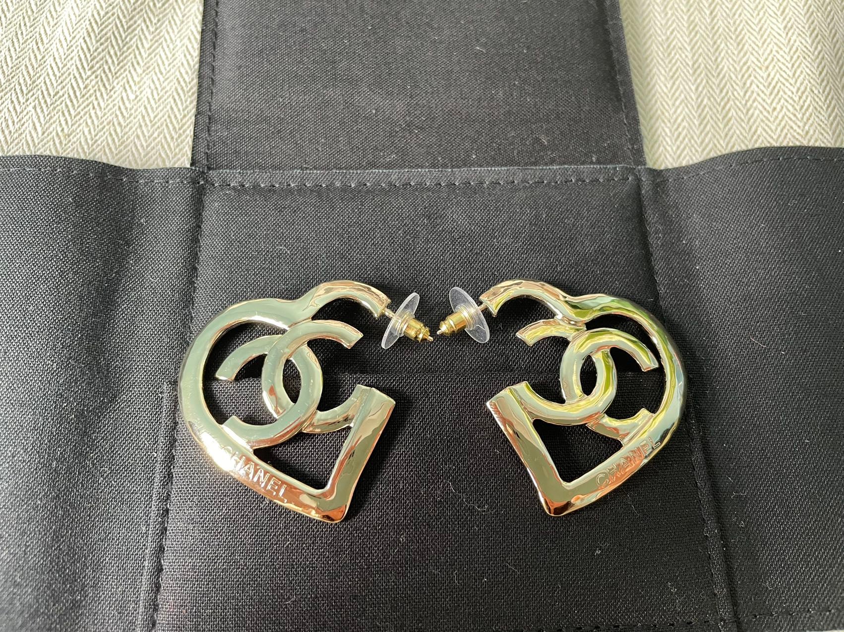 used-Chanel heart hoop earrings-MILOURA