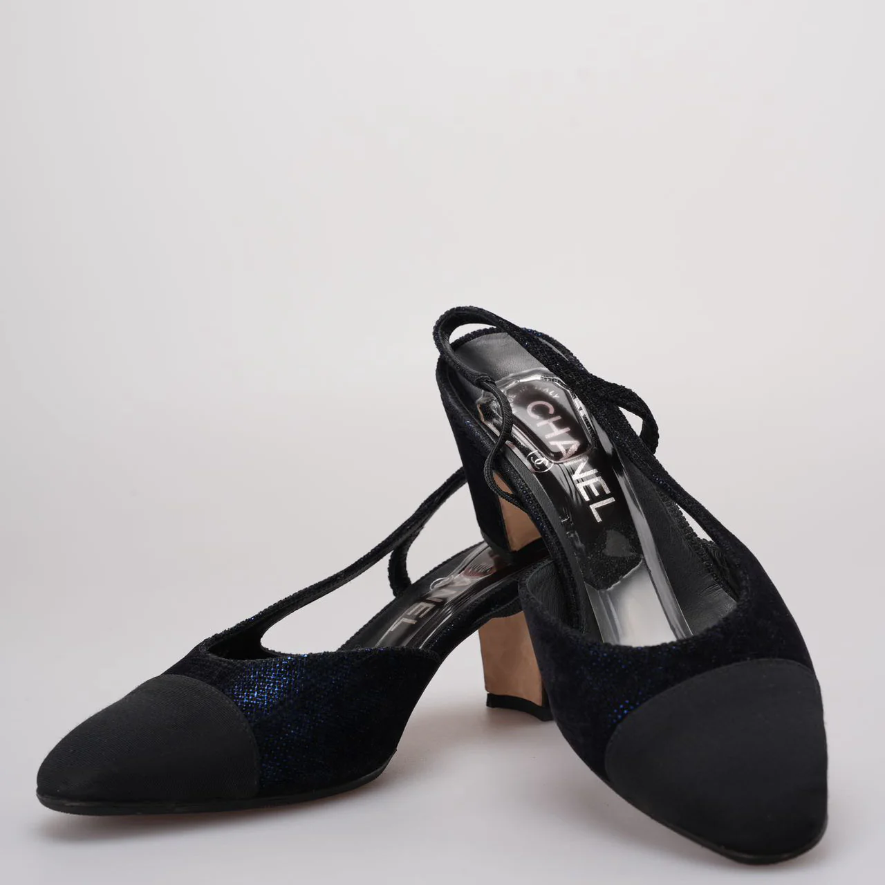 used-Chanel CC Logo Black / Blue Leather Slingback Pumps Size 38.5-MILOURA