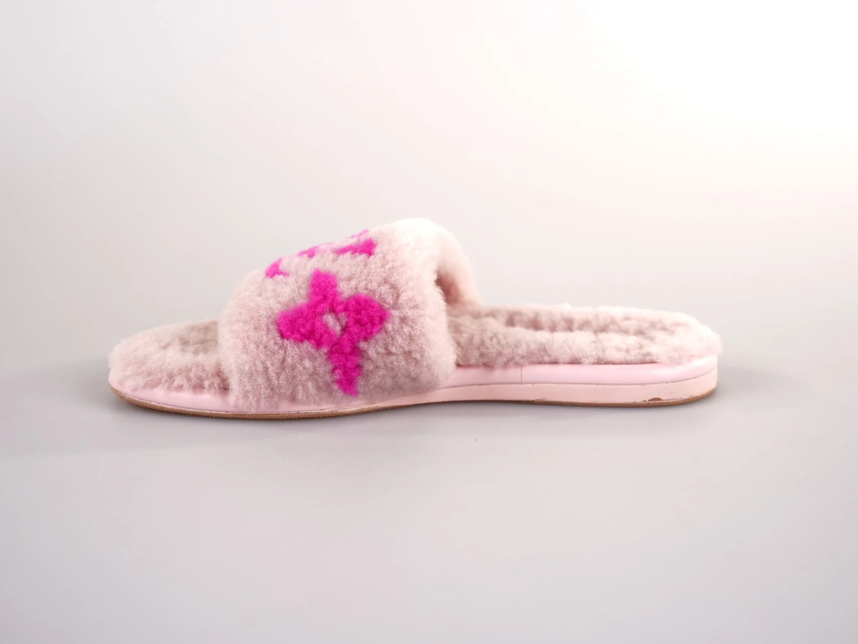 used-Louis Vuitton Shearling Magnetic Flat Mule 38 Rose Clair-MILOURA