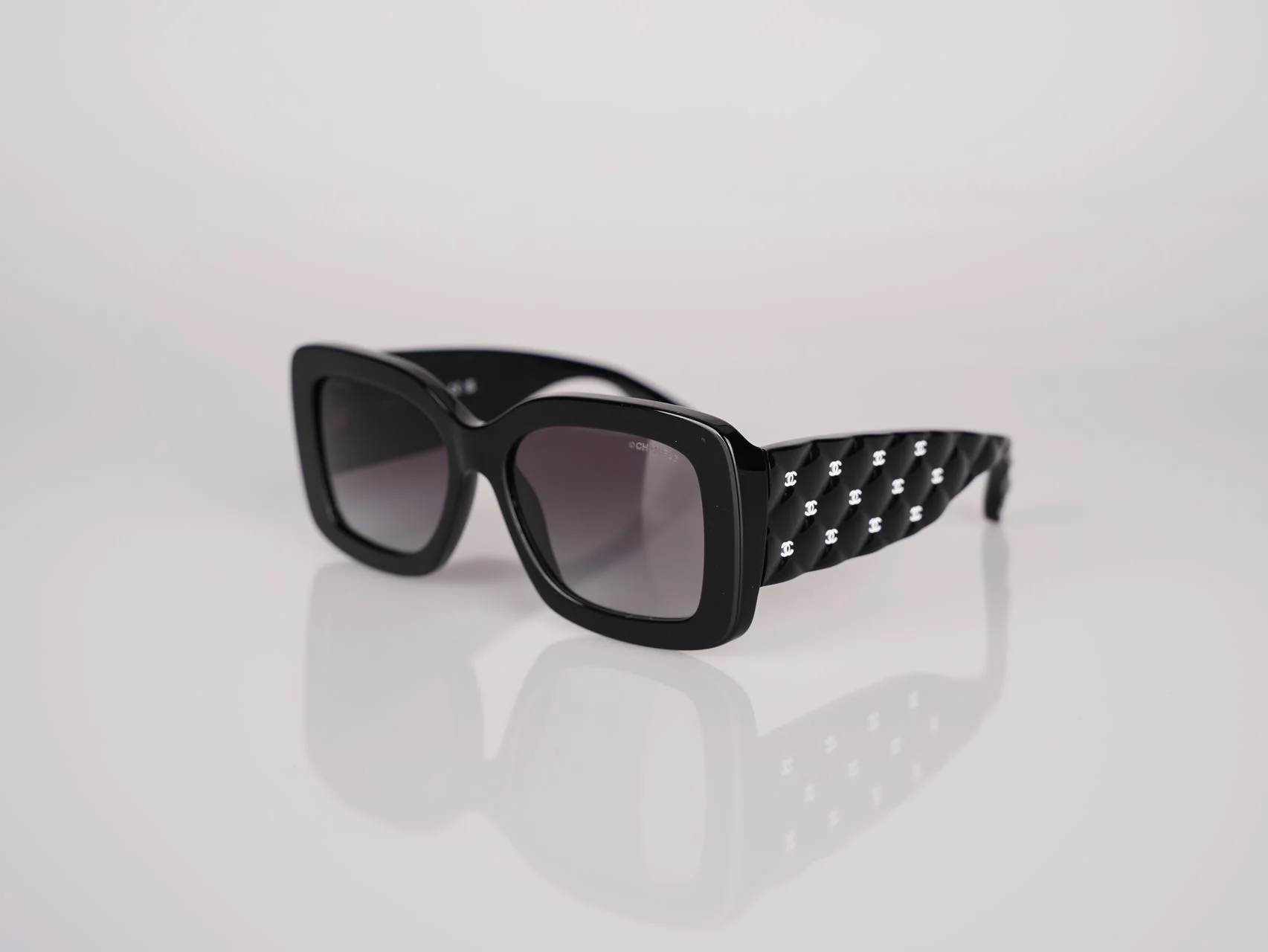 used-Chanel Sunglasses Black Polarized Gold Metal CC Logos with Gray Lenses-MILOURA