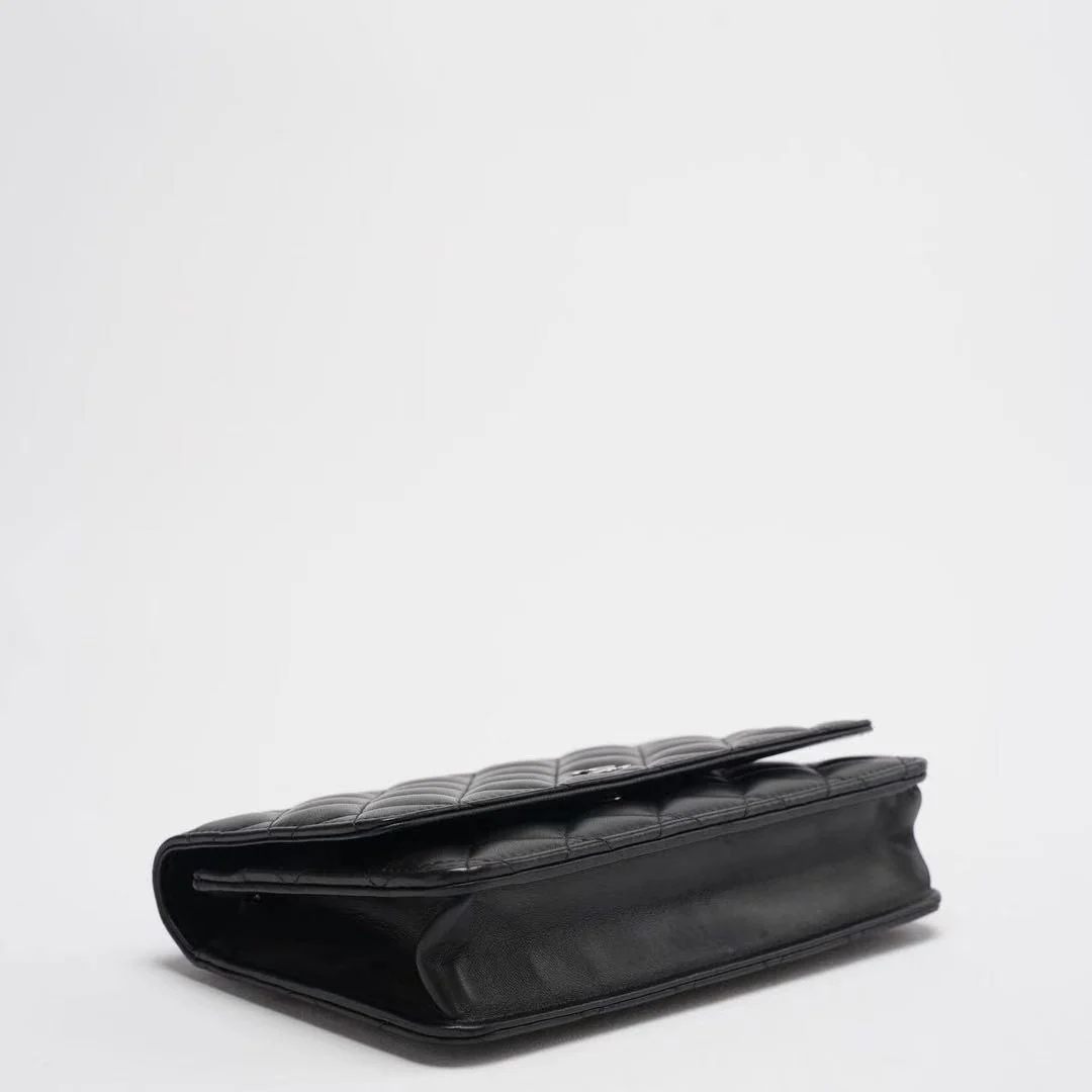 Chanel Wallet on Chain (WOC) Black Cross Body Bag Lambskin Leather Silver Hardware 2017 Corner