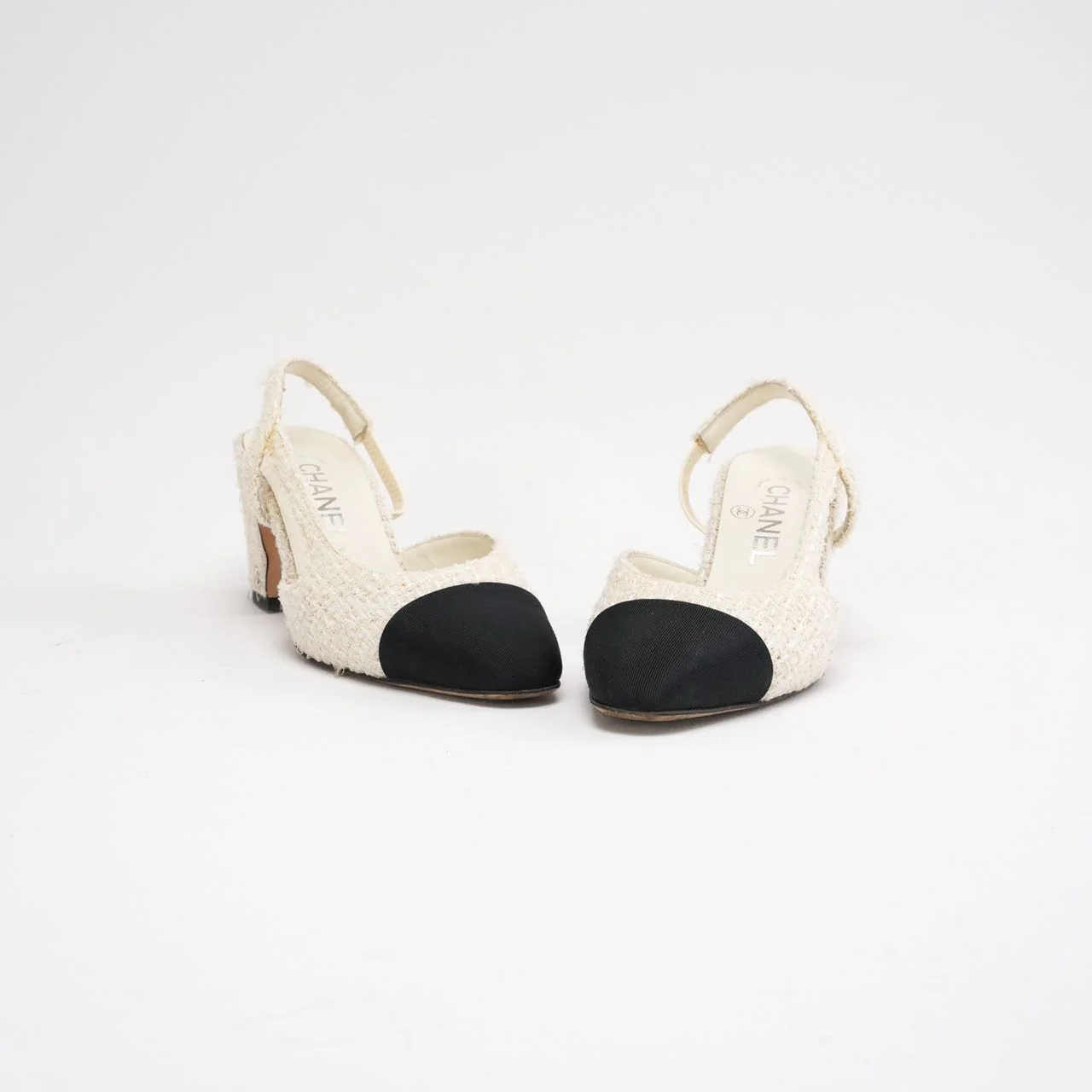 Chanel White / Black Tweed CC Logo Slingback Pumps Size 36