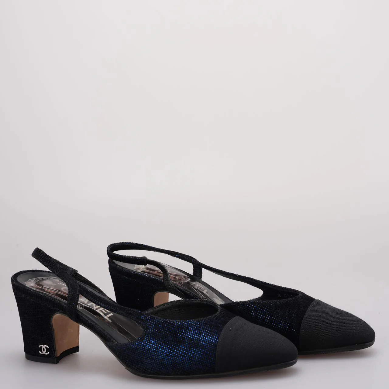 used-Chanel CC Logo Black / Blue Leather Slingback Pumps Size 38.5-MILOURA