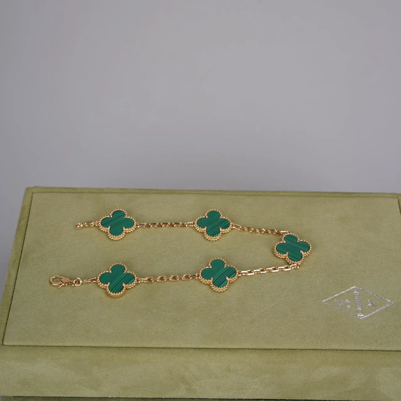 used-Van Cleef & Arpels 18k Yellow Gold Malachite 5 Motifs Vintage Alhambra Bracelet 2021-MILOURA