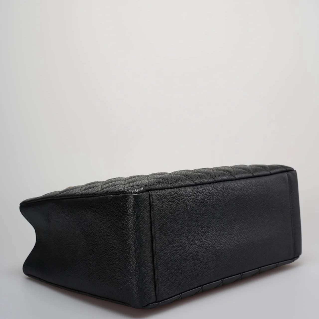 used-Chanel gst Grand Shopping Tote Black Bag in Cavier Leather with Gold Hardware from 2014-MILOURA