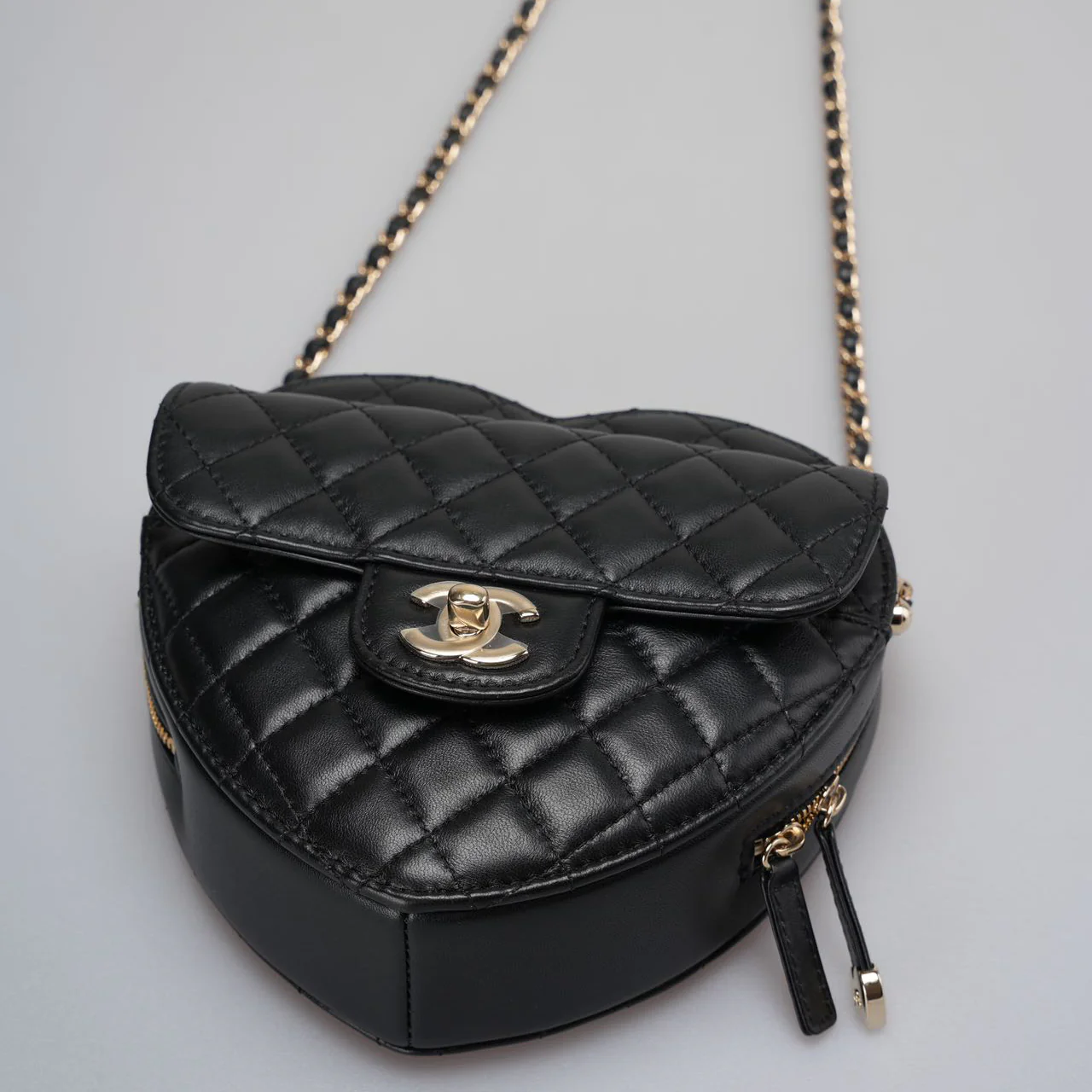 used-Chanel large heart Bag in black Quilted Lambskin cc in love with gold hardware-MILOURA