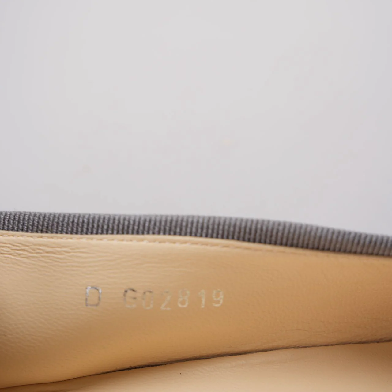 used-Chanel Ballerinas Ballet Flats in Grey /Black Size 38-MILOURA