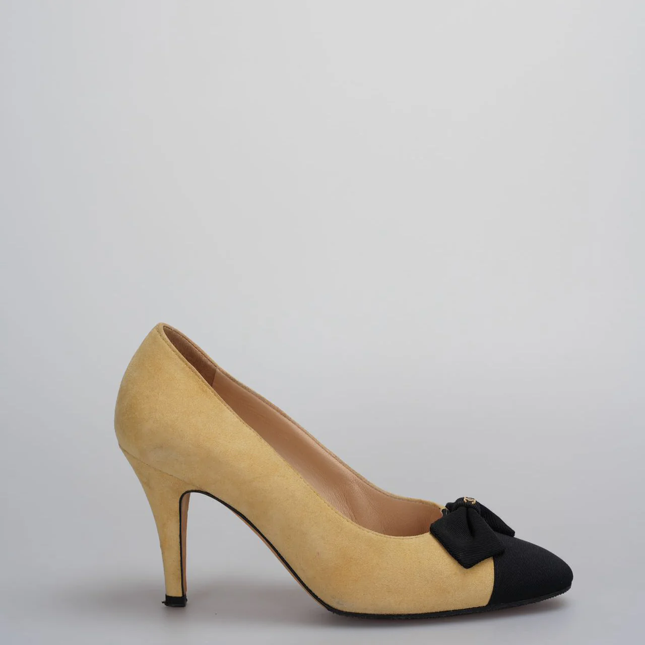 used-Chanel Beige Black Leather Ribbon Pumps 8cm Size 36.5C-MILOURA