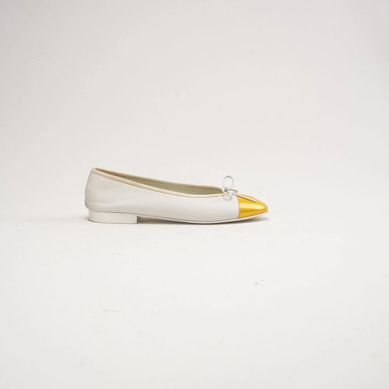 Chanel White / Yellow CC Ballet Flats Leather Size 39