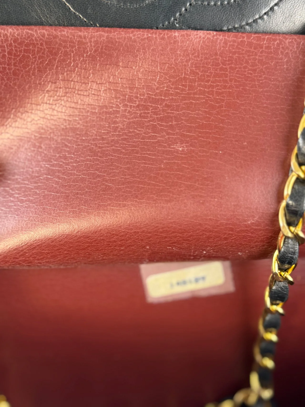 used-Chanel vintage Matelassé Lambskin Shoulder Bag Black-MILOURA