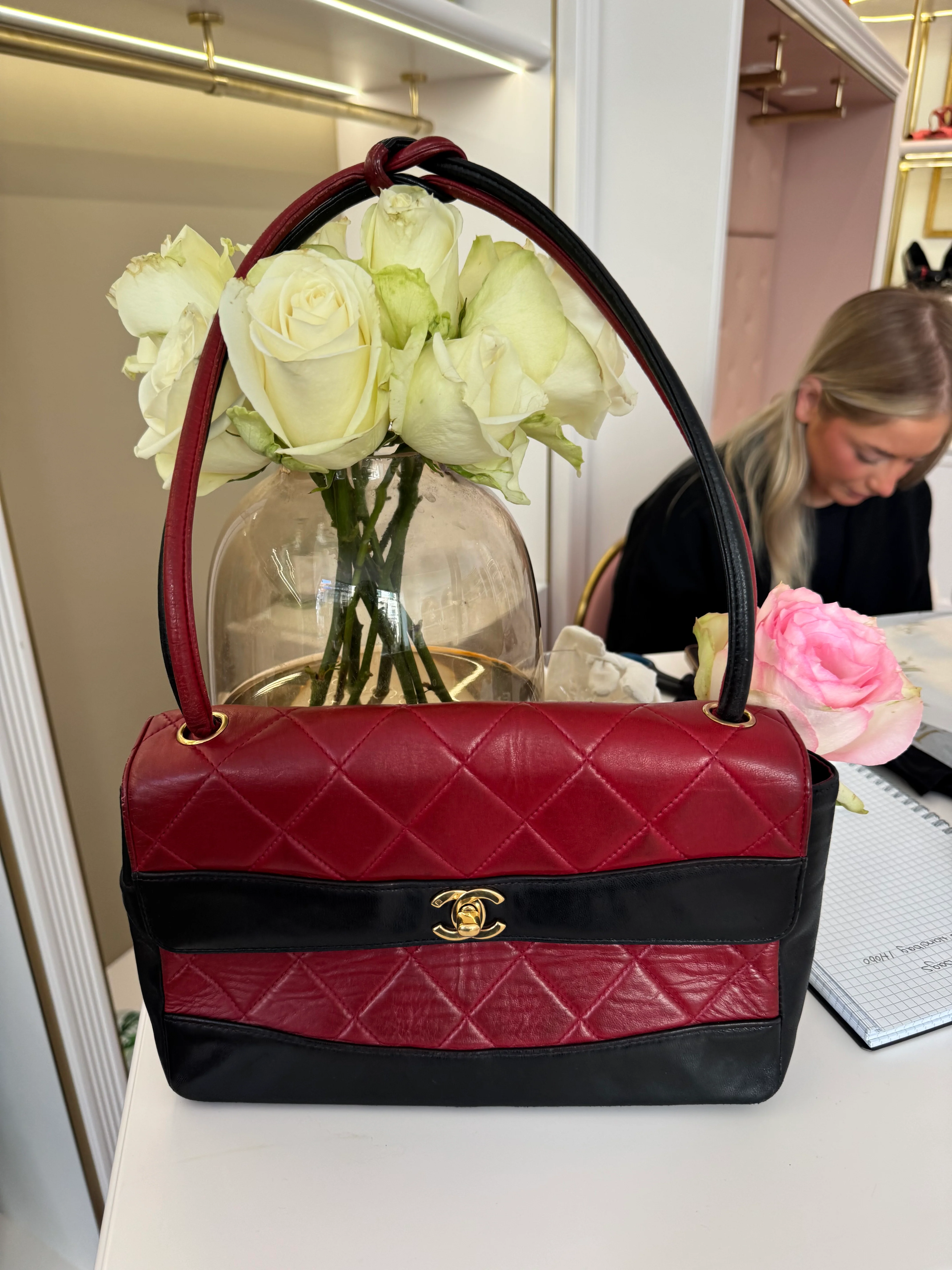 Chanel vintage Tasche Rote und schwarze aus lammleder mit 24 k Gold Hardware