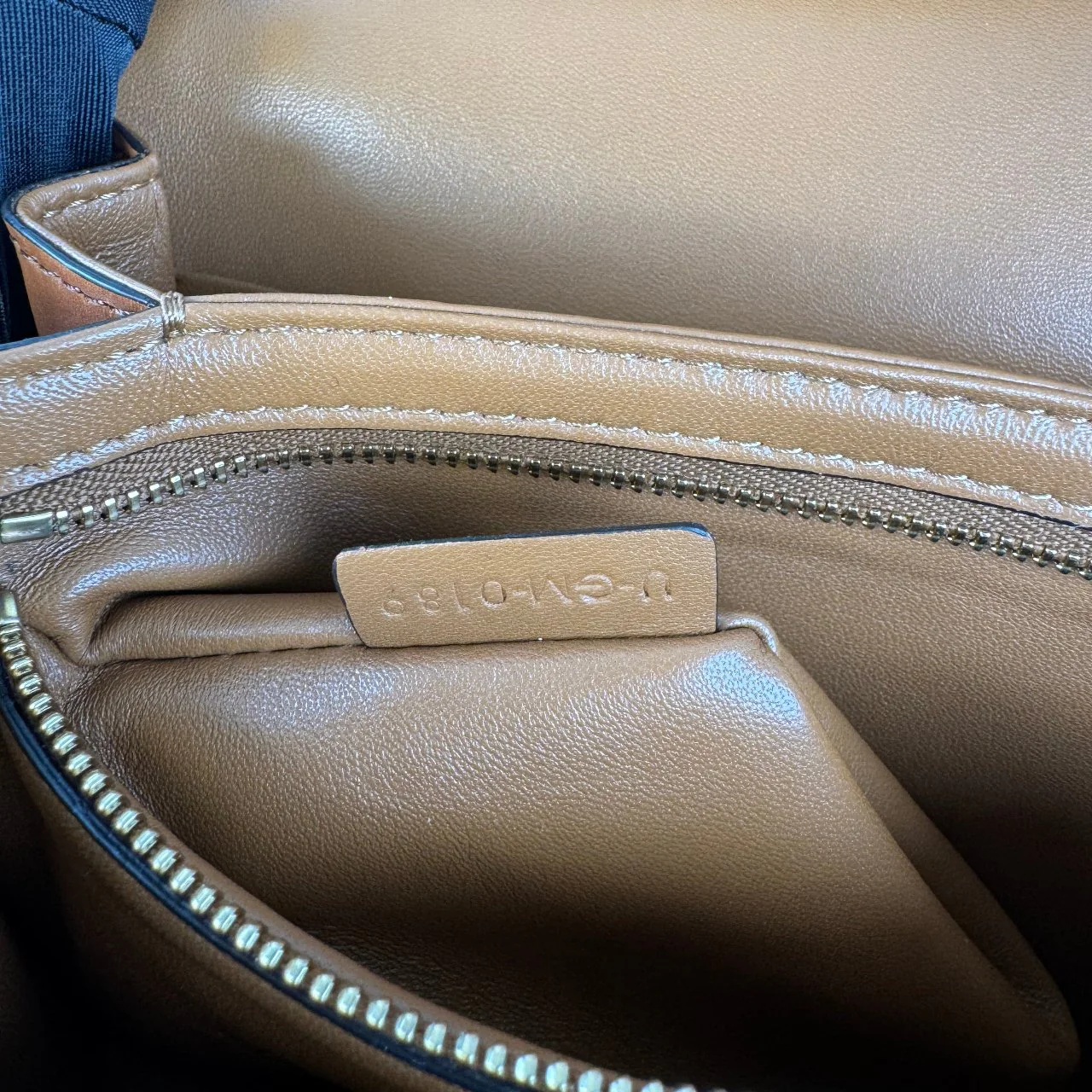 used-Celine Classique Triomphe Bag-MILOURA