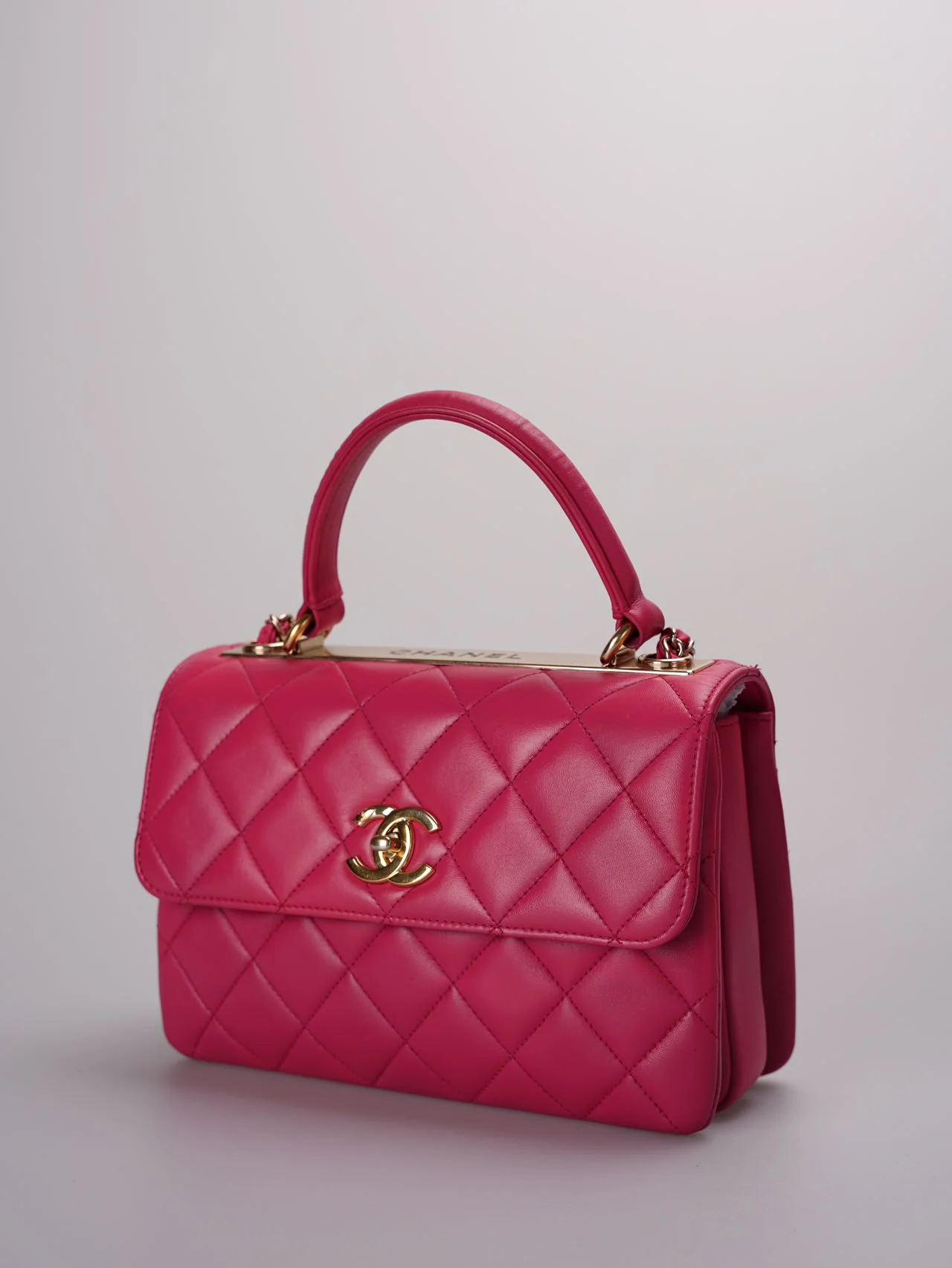 used-Chanel Trendy cc bag in hot pink with gold hardware in small size-MILOURA