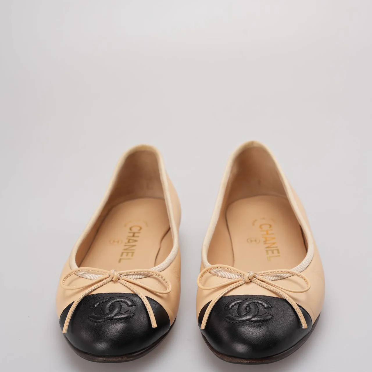 Chanel classic Ballerinas in Lambleather black beige color size 35