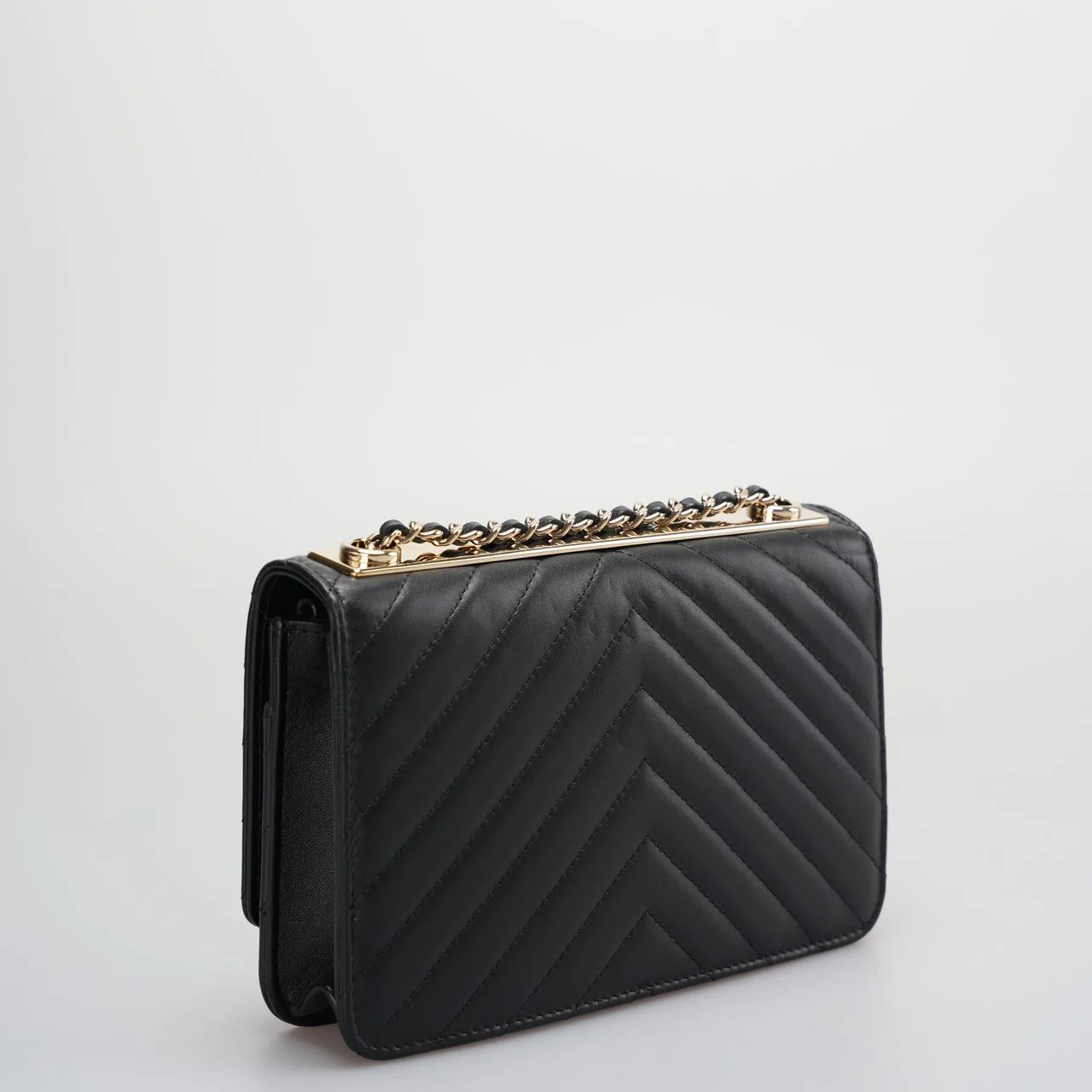 used-Chanel Lambskin Chevron Quilted Trendy CC Wallet On Chain WOC in Black-MILOURA