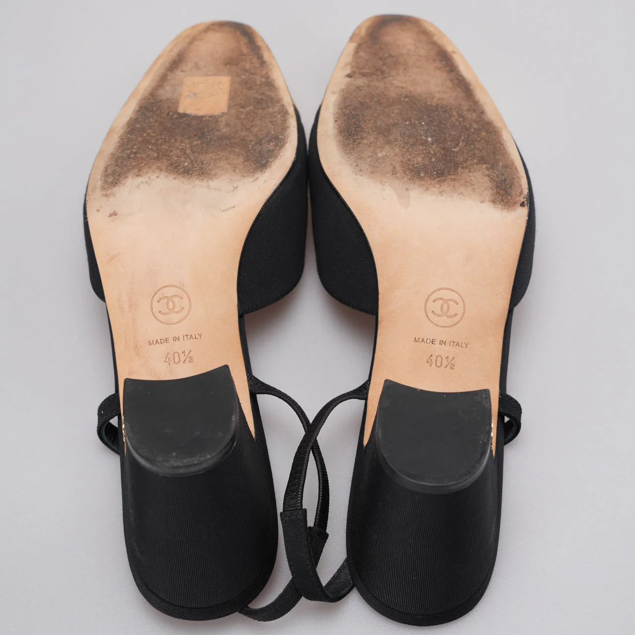 Chanel Black / Gold  Escarpins Slingback Chanel Velours Noir Size 40.5