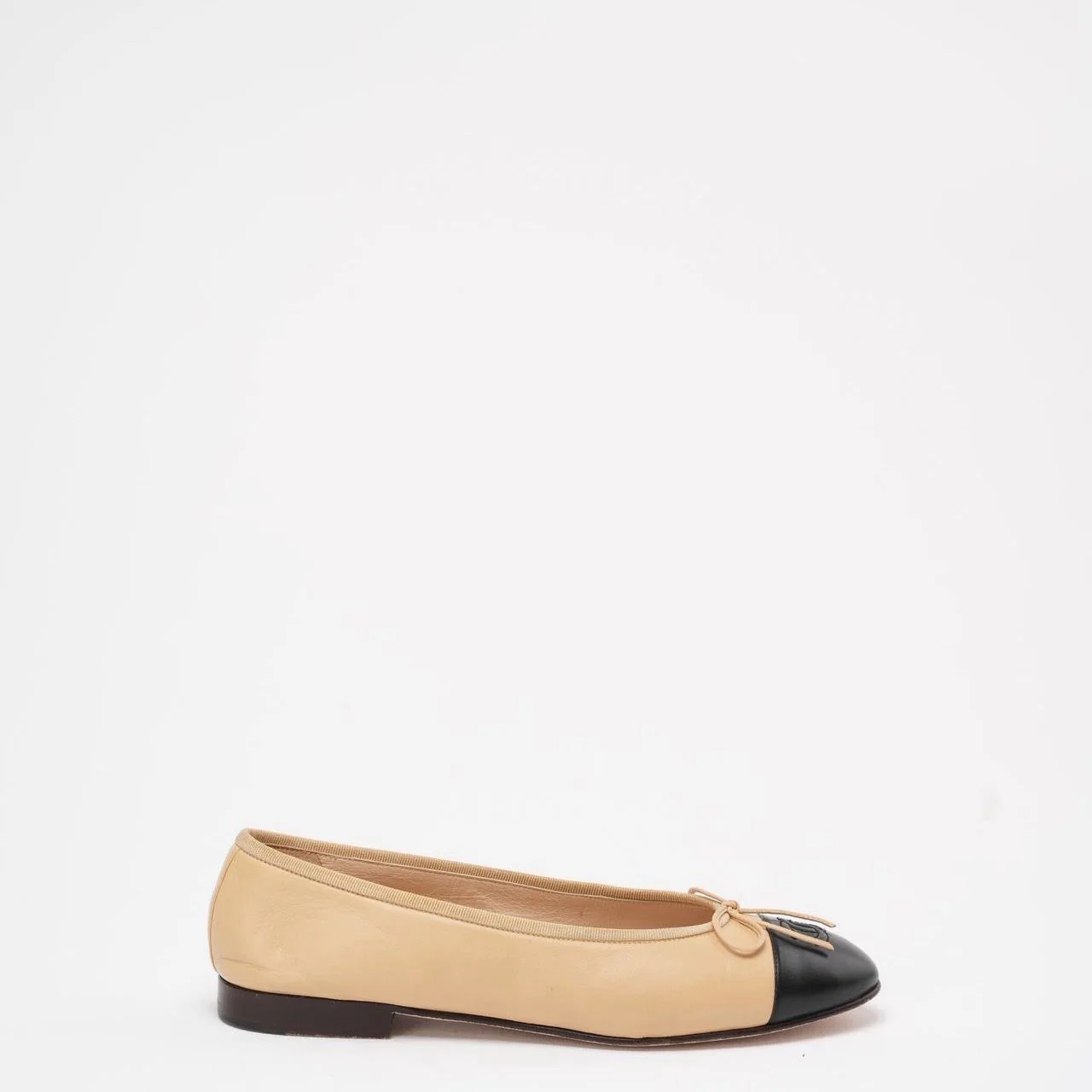 Chanel Beige / Black Leather CC Cap Toe Ballet Flats 39