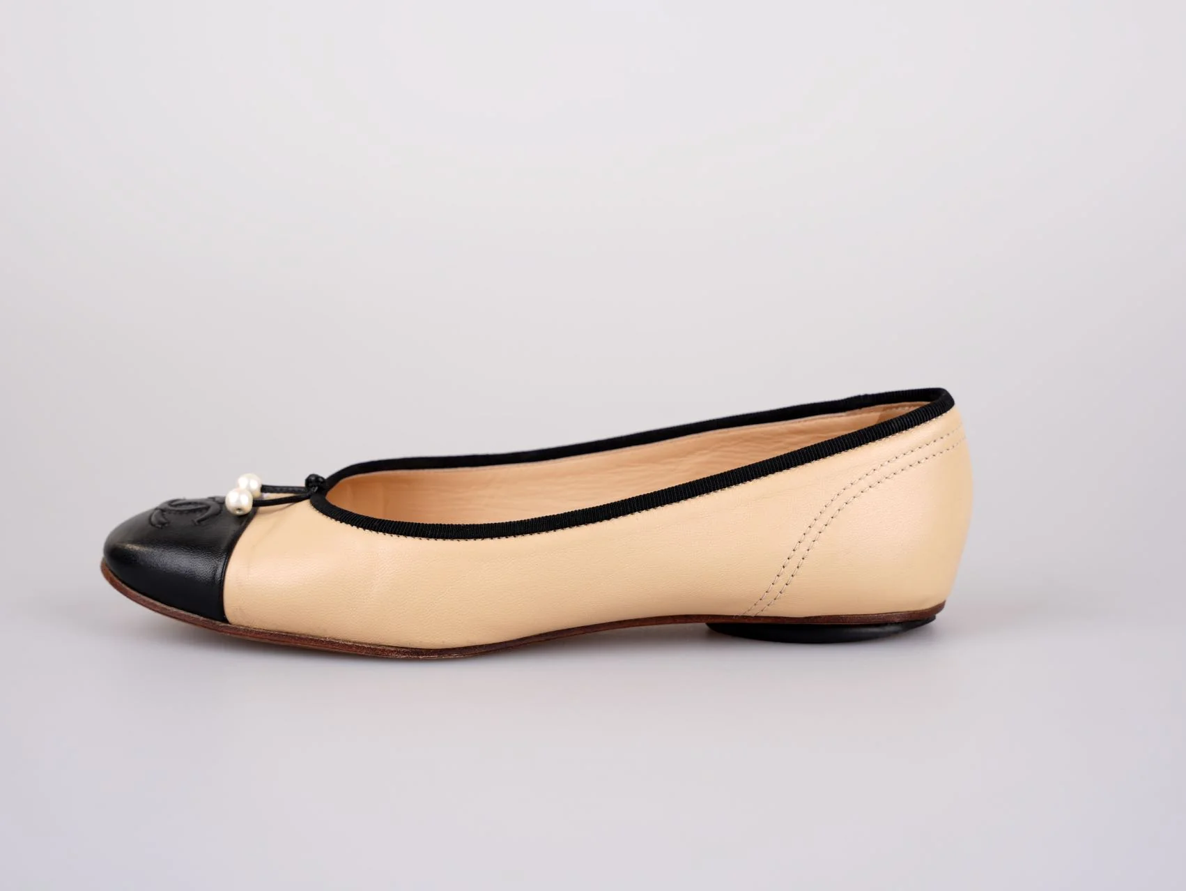used-Chanel CC Lambskin Cap Toe Ballerinas with Pearls Beige/Black 38C-MILOURA
