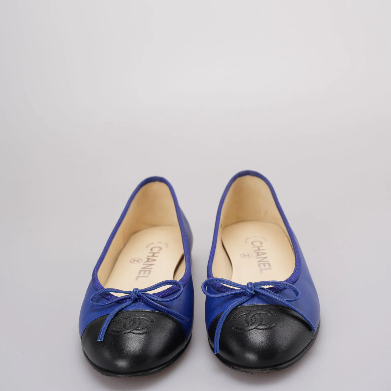 used-Chanel Ballet Flats in Blue/Black Size 36-MILOURA