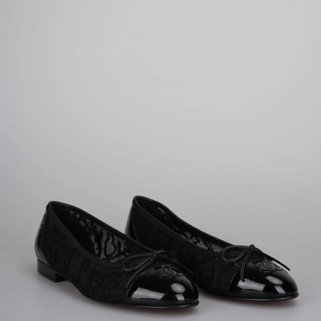 used-Chanel Black Lace and Patent Leather CC Bow Cap Toe Ballet Flats Size 38-MILOURA