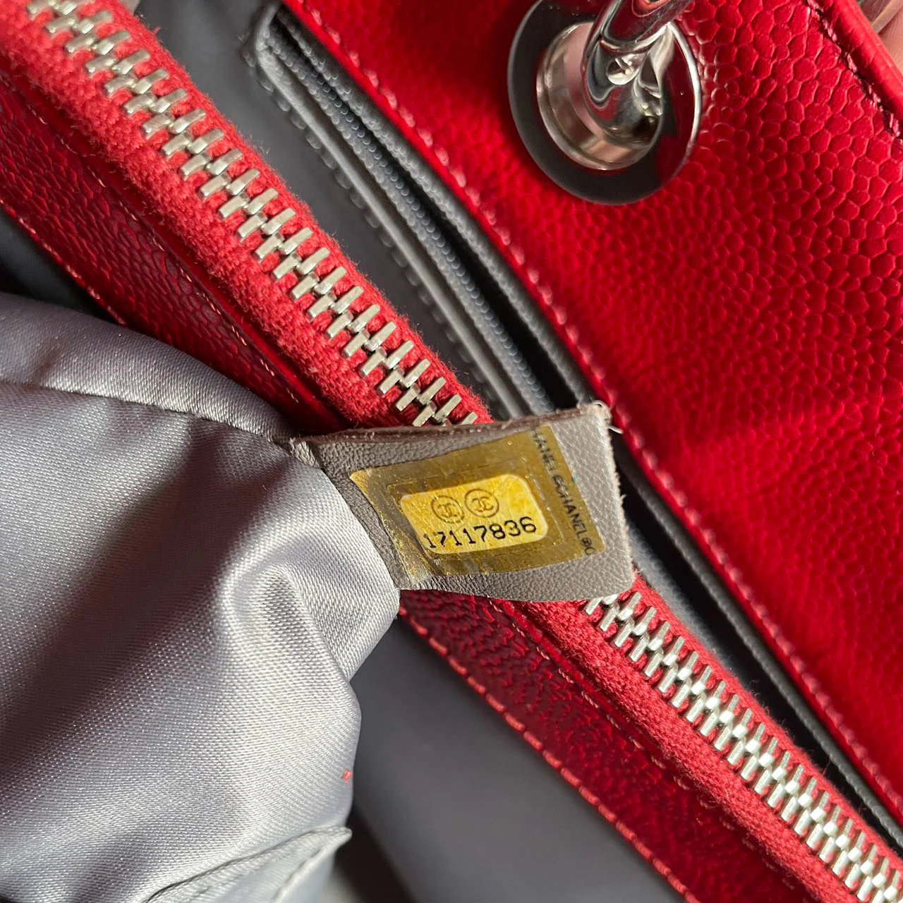 used-Chanel Grand Shopping Tote Red GST Bag in Caviar Leather with Silver Hardware Medium-MILOURA