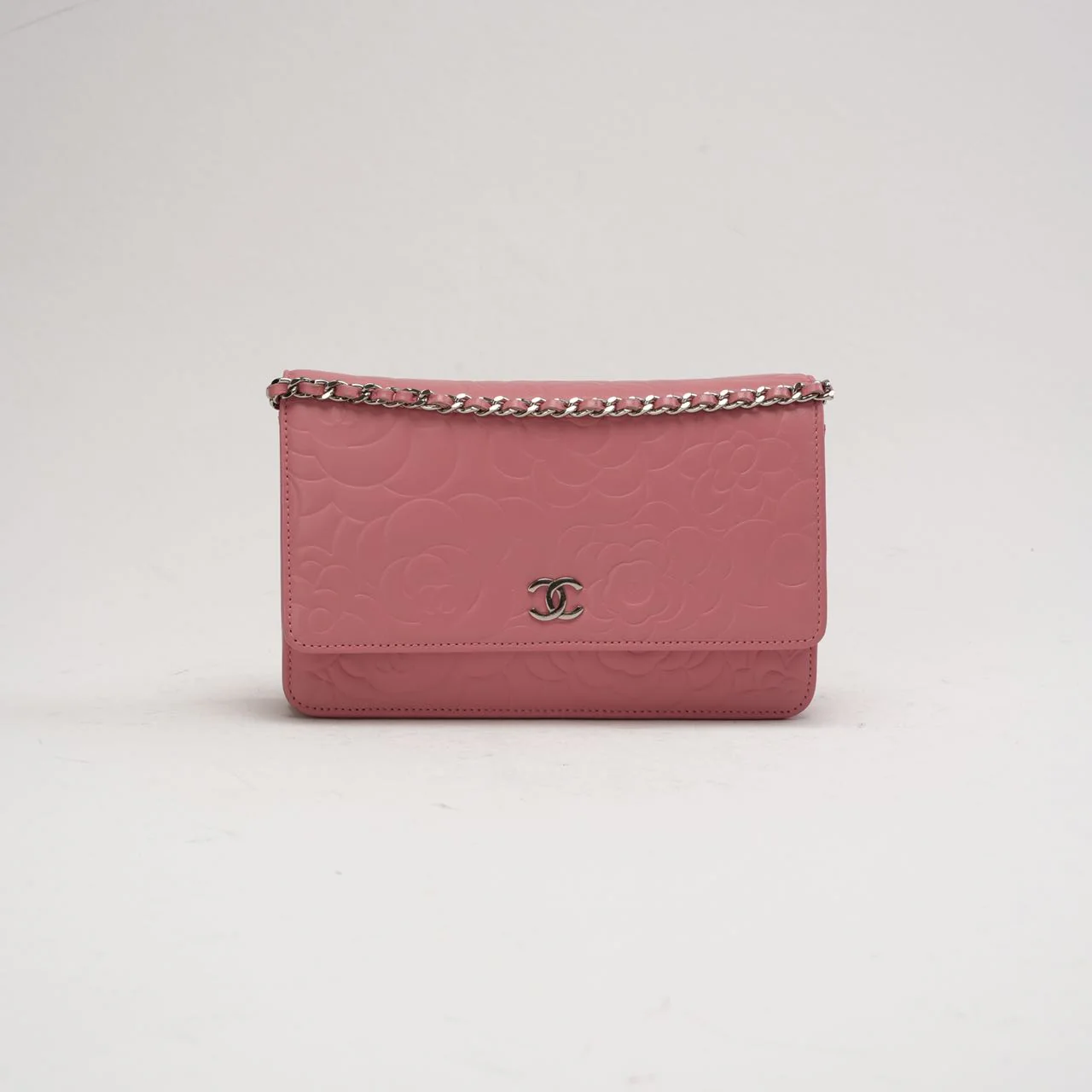Chanel Zeitlose Camellia Wallet On Chain (WOC) Lammleder Pink