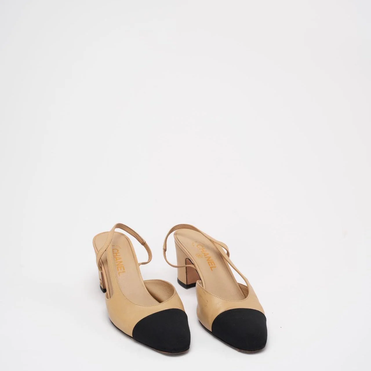 Chanel Beige/Black Grosgrain Cap Toe CC Pumps 39 ½
