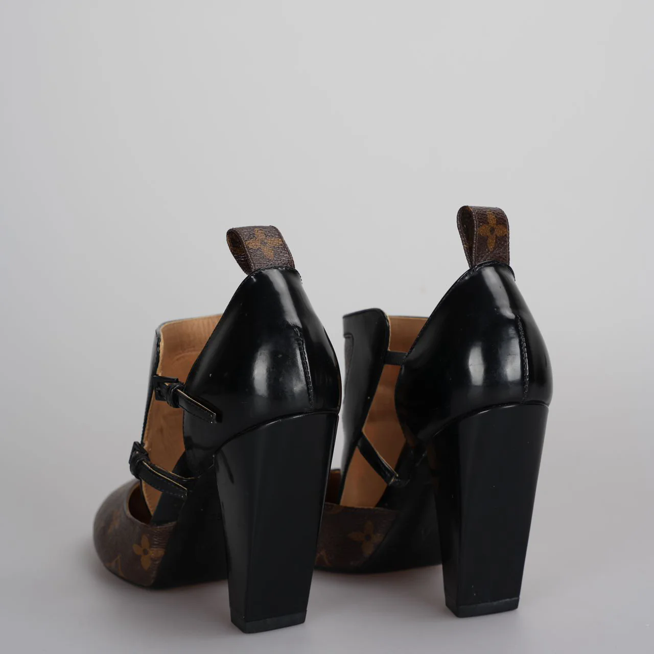 used-Louis Vuitton classic leather Monogram Headline Pumps 35 black-MILOURA