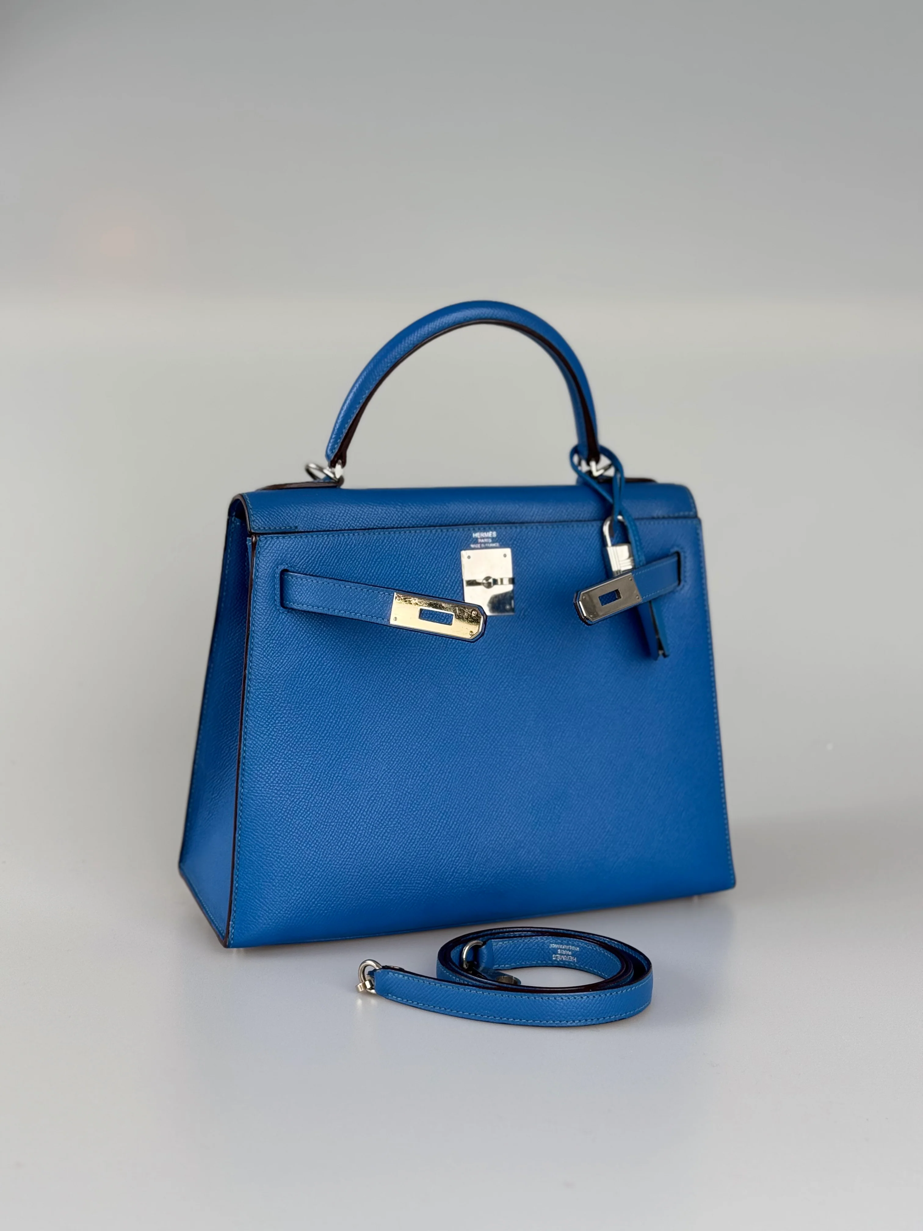 used-Hermes Kelly Sellier Bag 28cm In Blue Epsom Leather With Gold Hardware-MILOURA