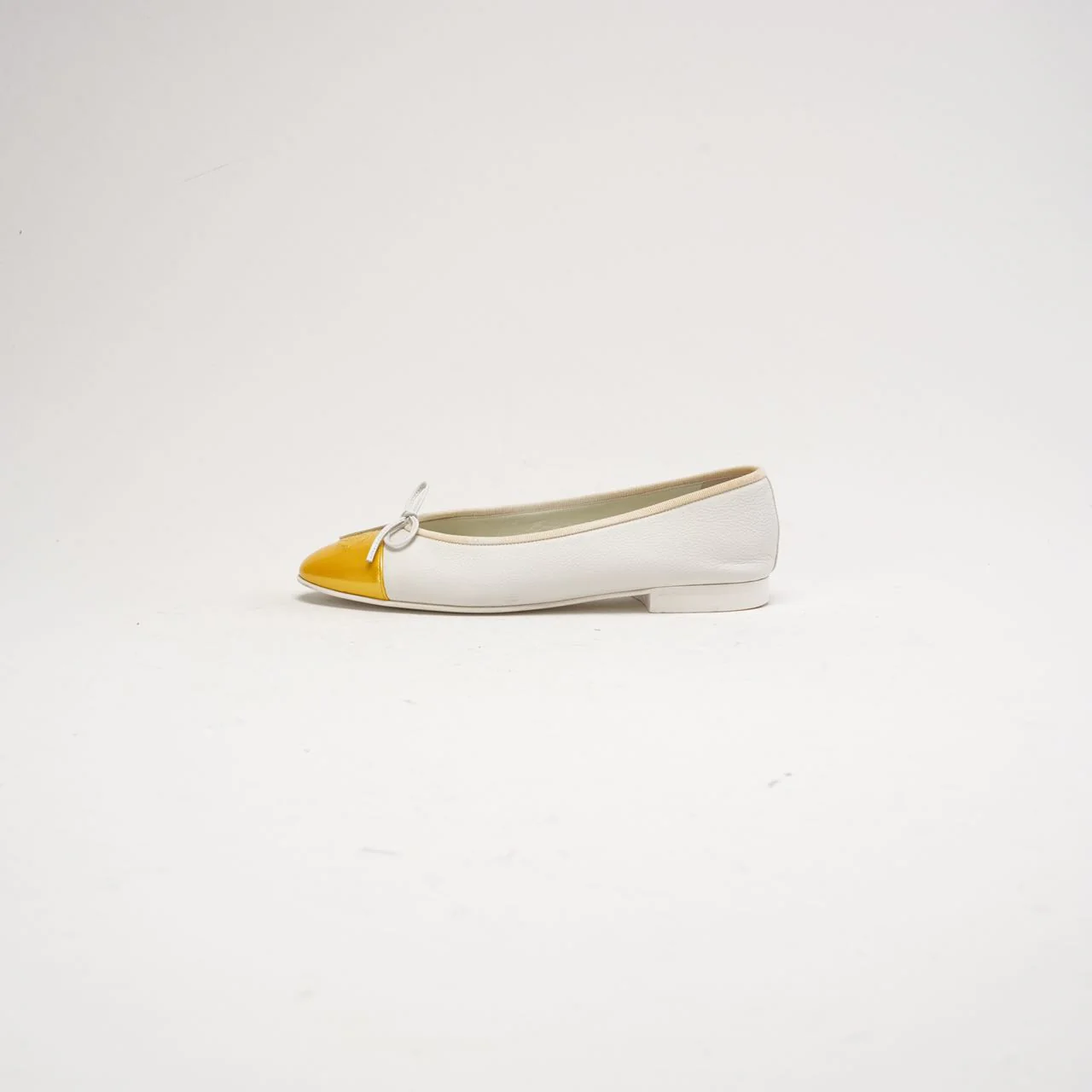 Chanel White / Yellow CC Ballet Flats Leather Size 39