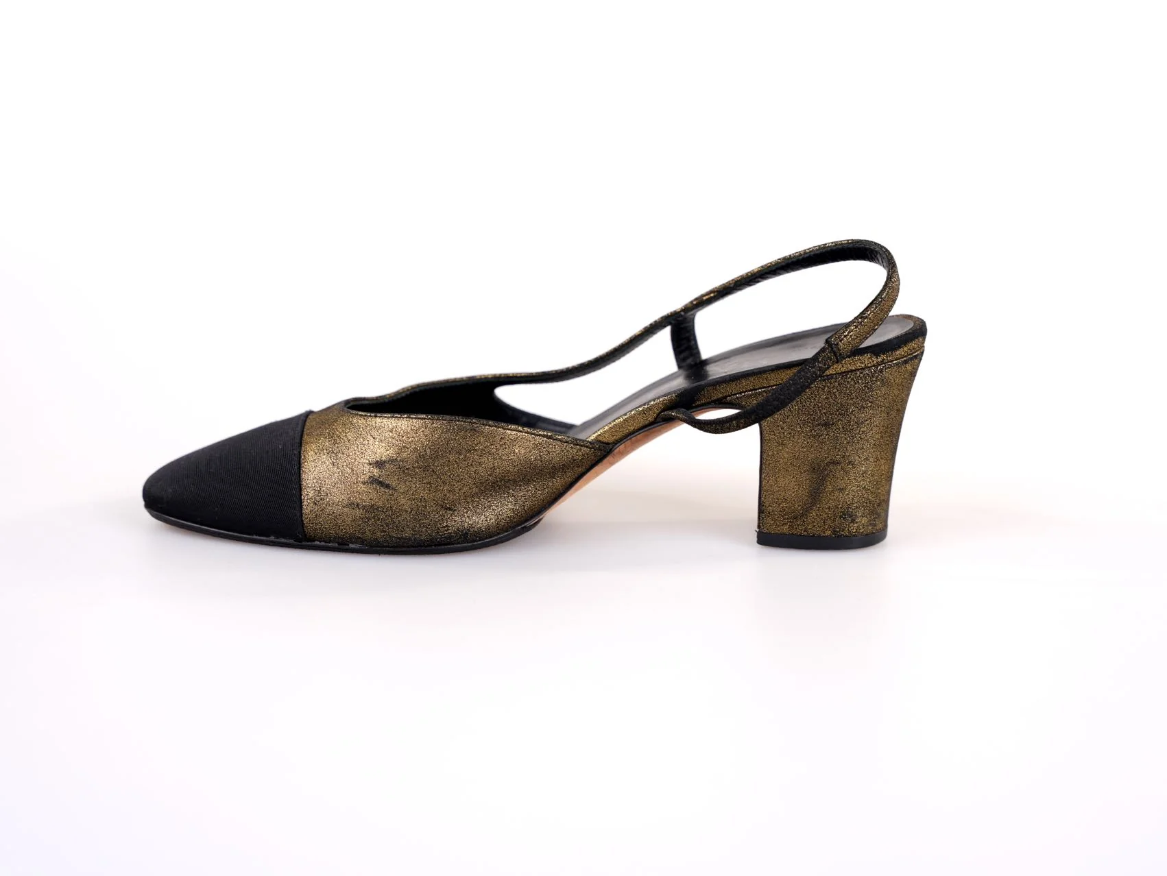 used-Chanel Metallic Lambskin Grosgrain Cap Toe CC Slingback Pumps Gold Black Size 39C-MILOURA